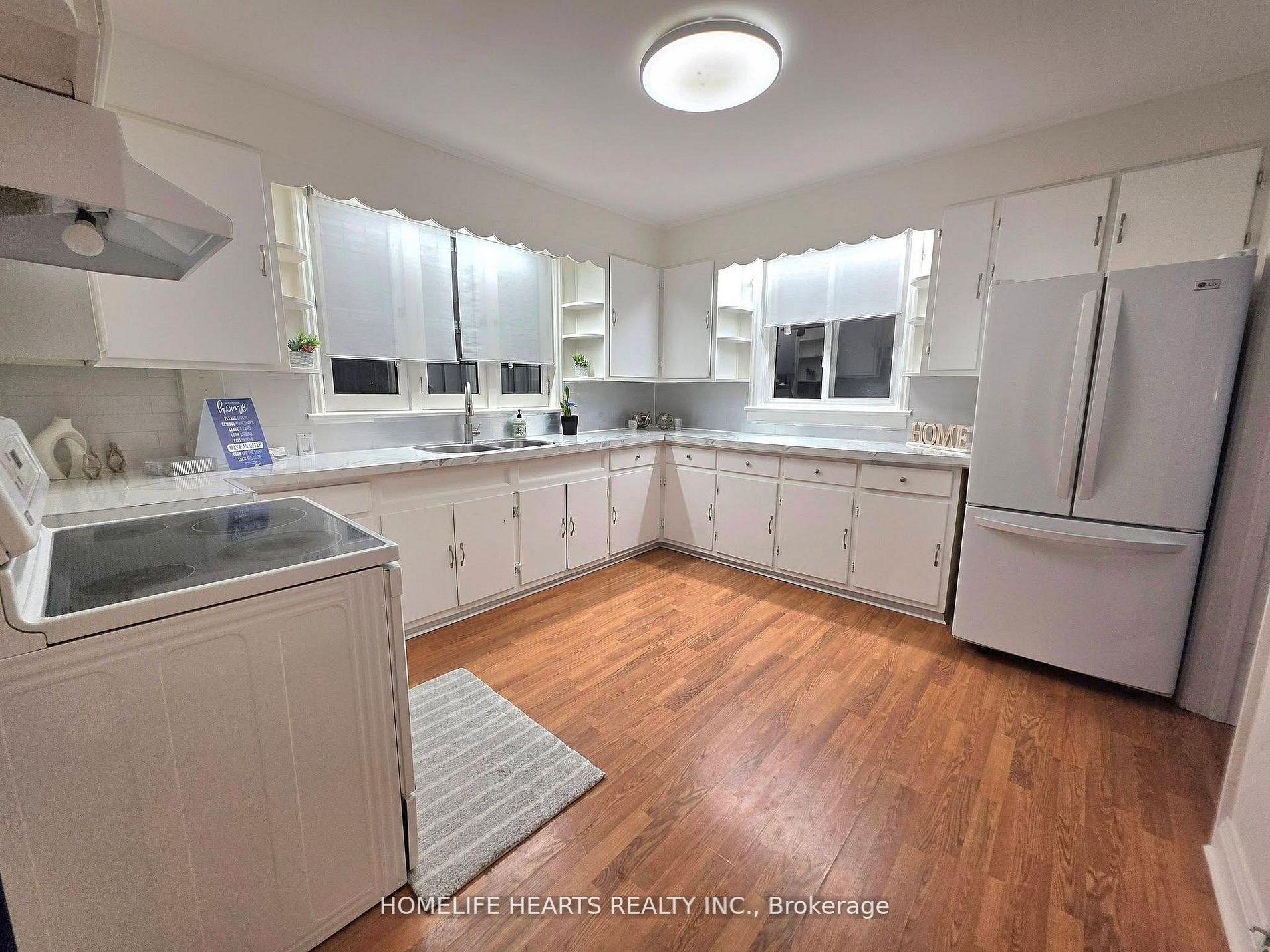 Photo 17 of 5404 Bridge Street, Niagara Falls, Cherrywood — HOMEH