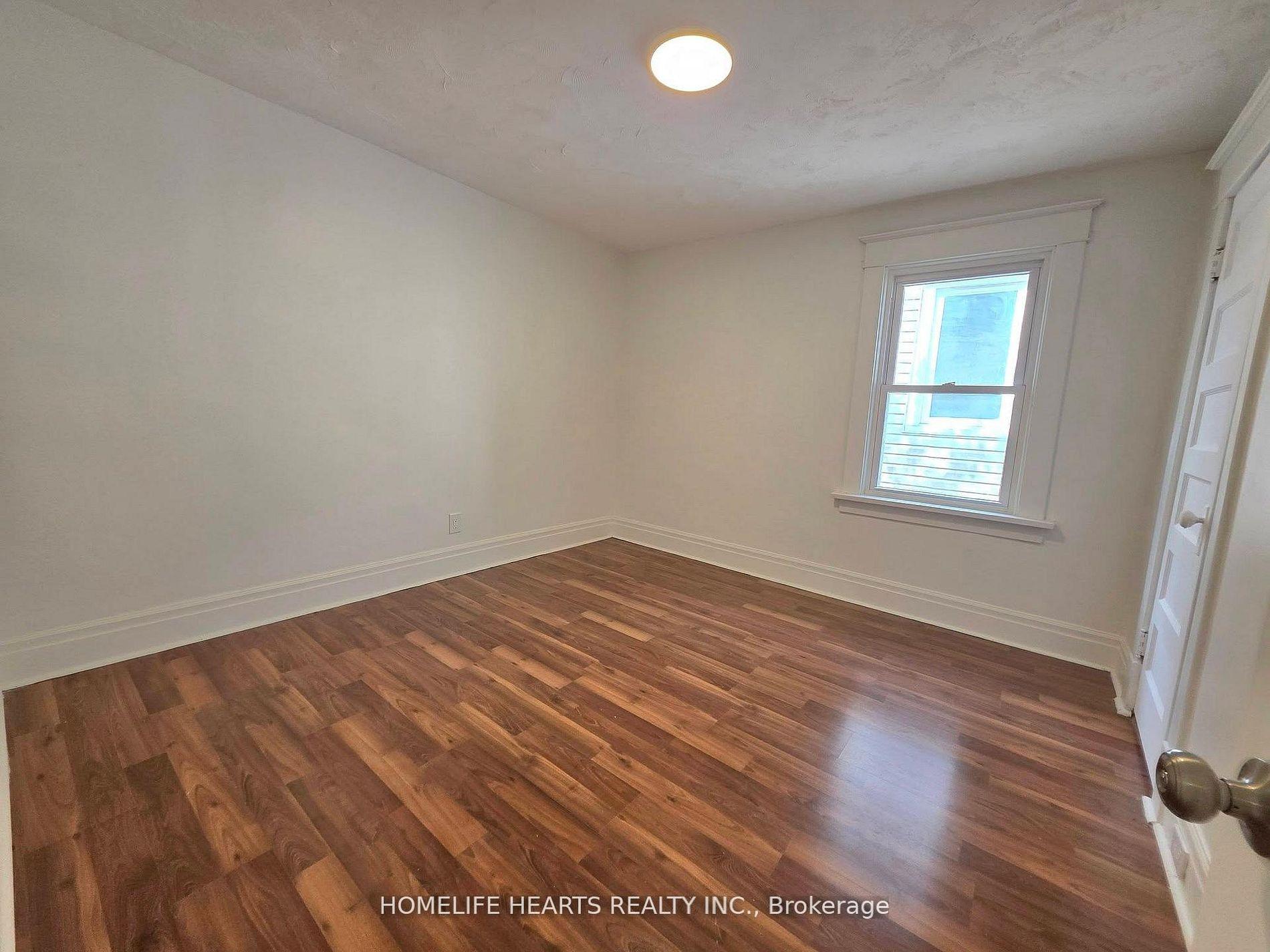 Photo 21 of 5404 Bridge Street, Niagara Falls, Cherrywood — HOMEH