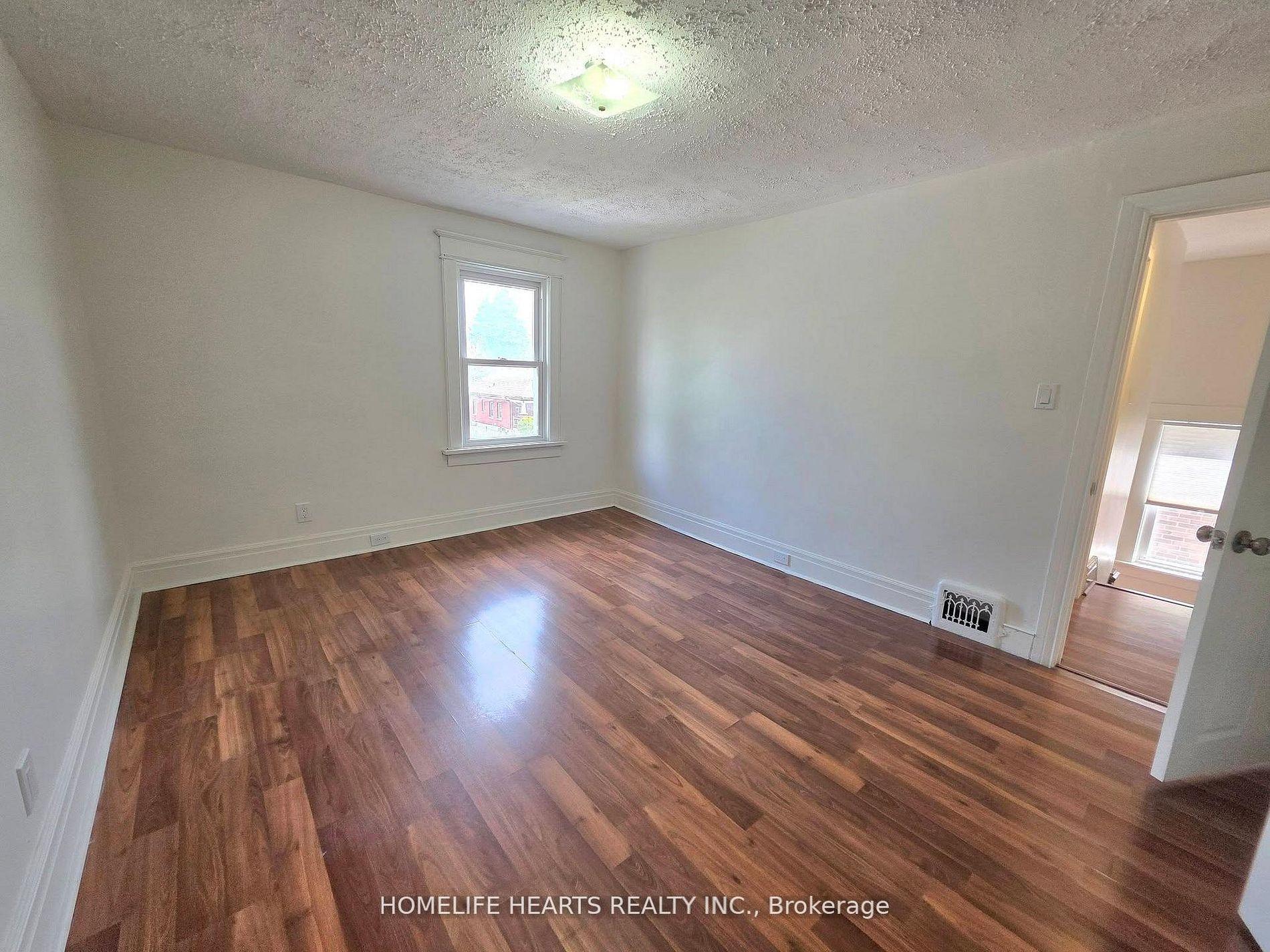 Photo 22 of 5404 Bridge Street, Niagara Falls, Cherrywood — HOMEH