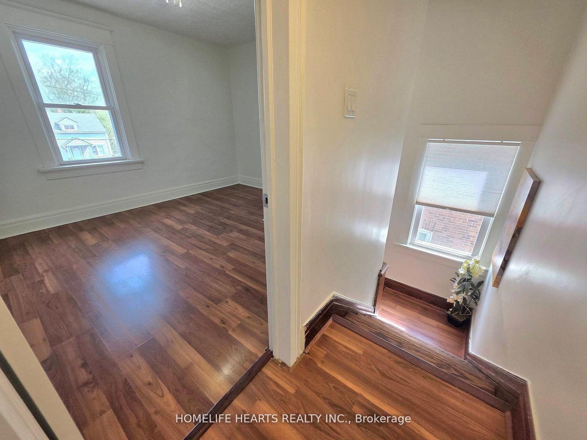 Photo 25 of 5404 Bridge Street, Niagara Falls, Cherrywood — HOMEH