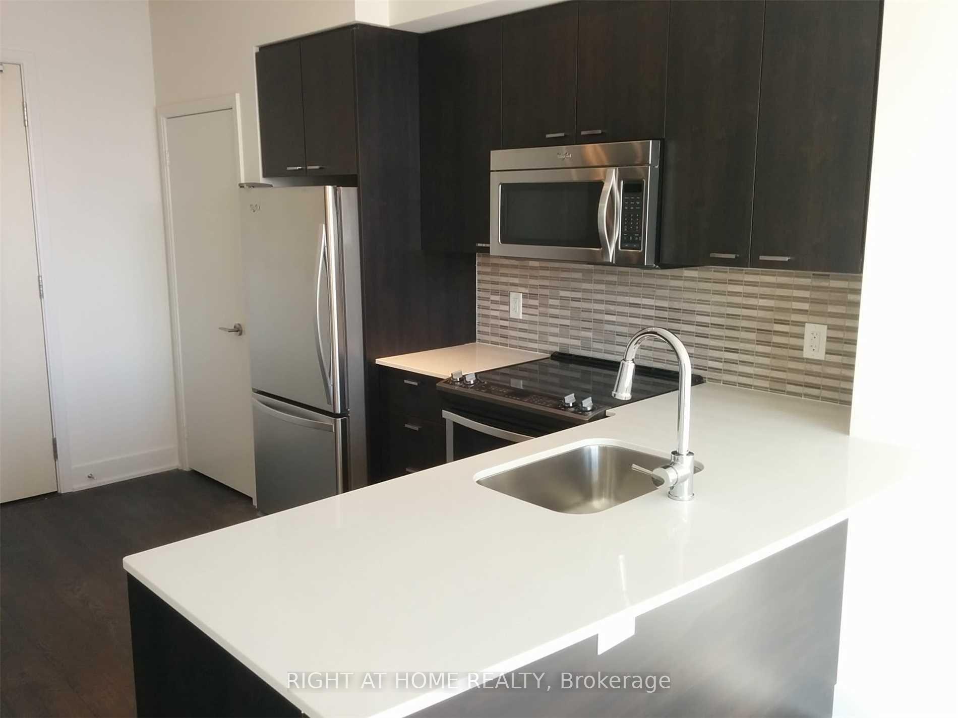 Photo 4 of Unit 1011, 30 Roehampton Avenue, Toronto, Mount Pleasant West — HOMEH