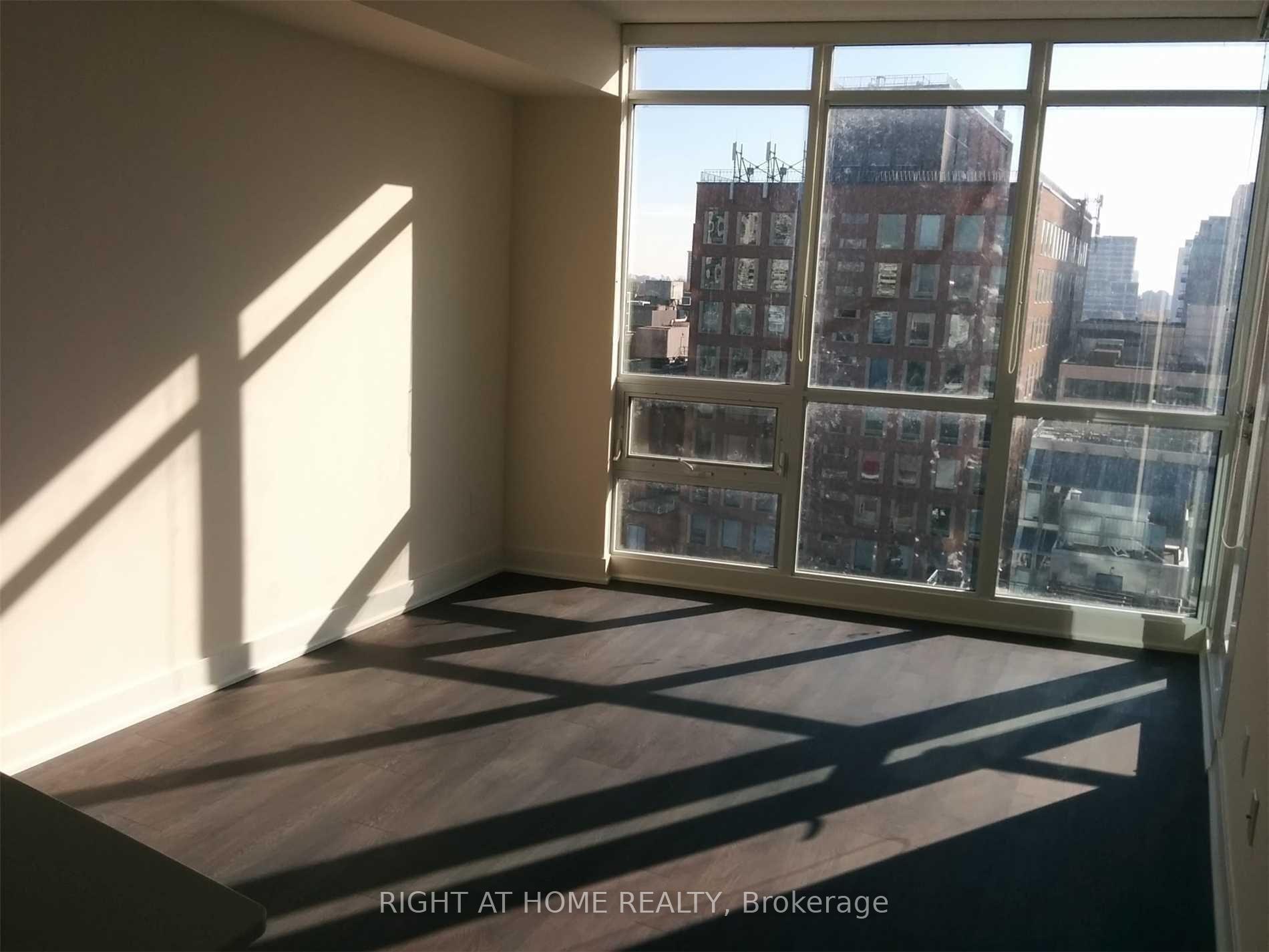 Photo 5 of Unit 1011, 30 Roehampton Avenue, Toronto, Mount Pleasant West — HOMEH