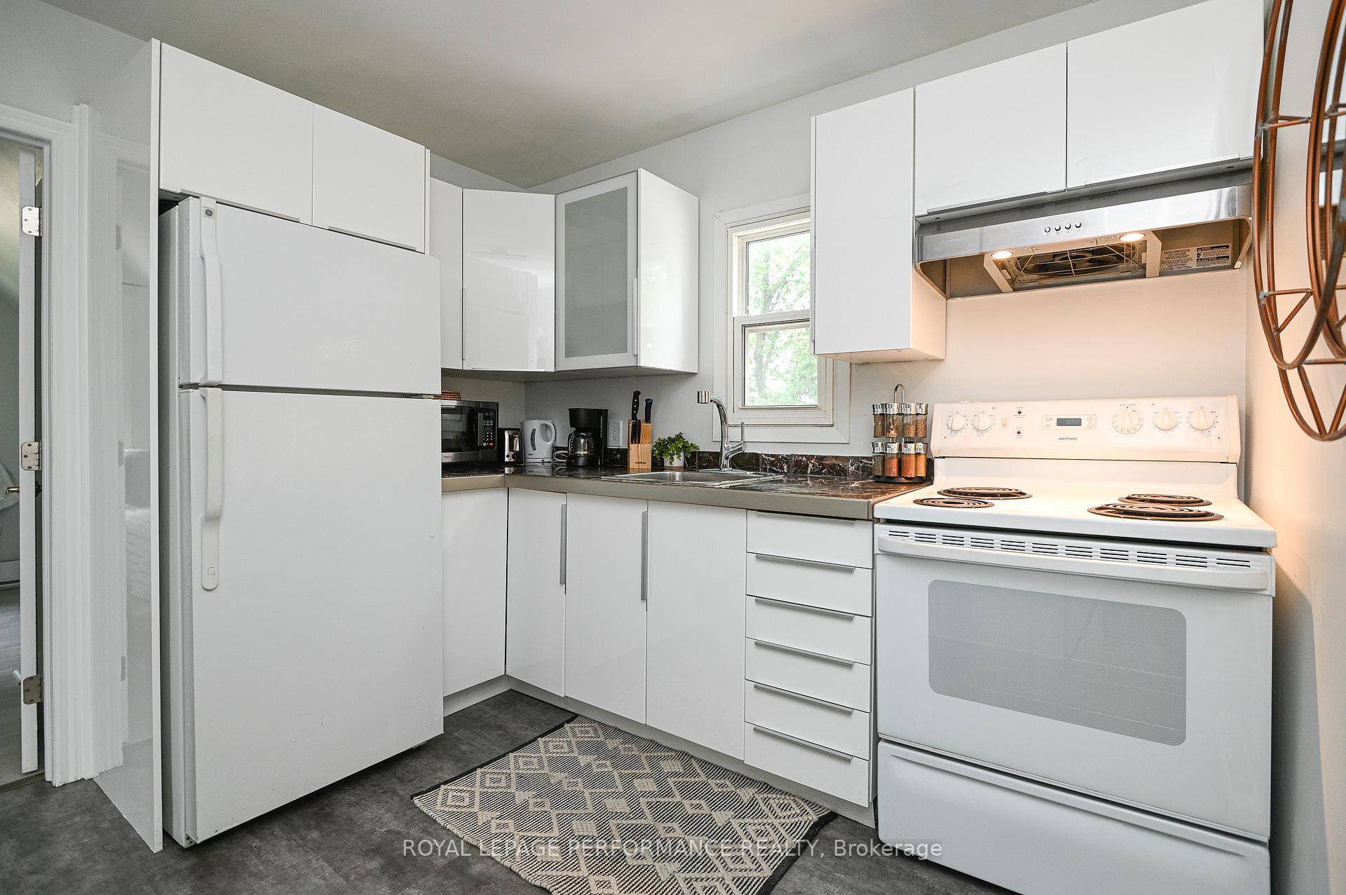 Photo 3 of Unit 3, 123 Pamilla Street, Ottawa, West Centre Town — HOMEH