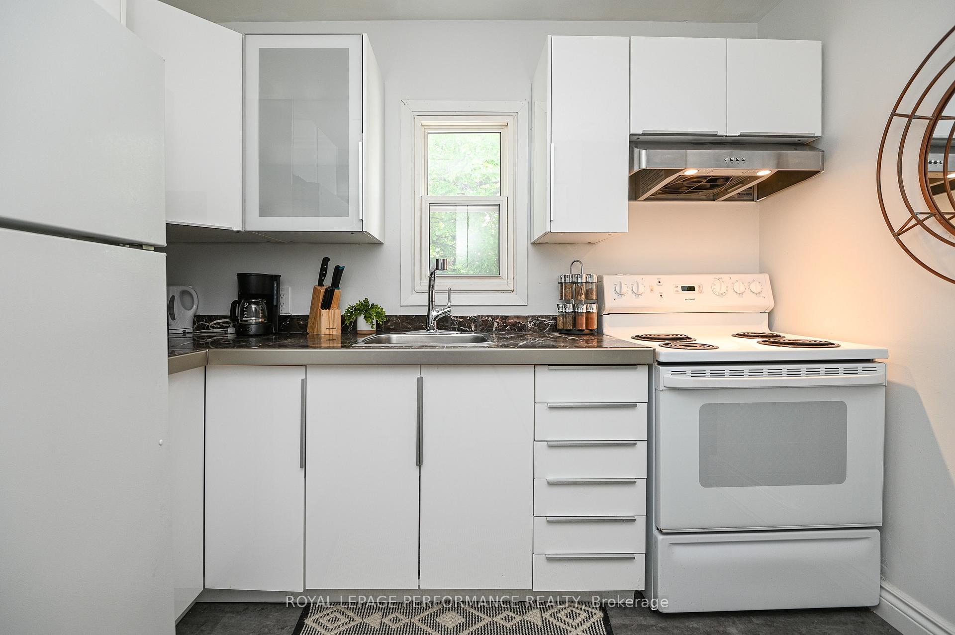 Photo 4 of Unit 3, 123 Pamilla Street, Ottawa, West Centre Town — HOMEH