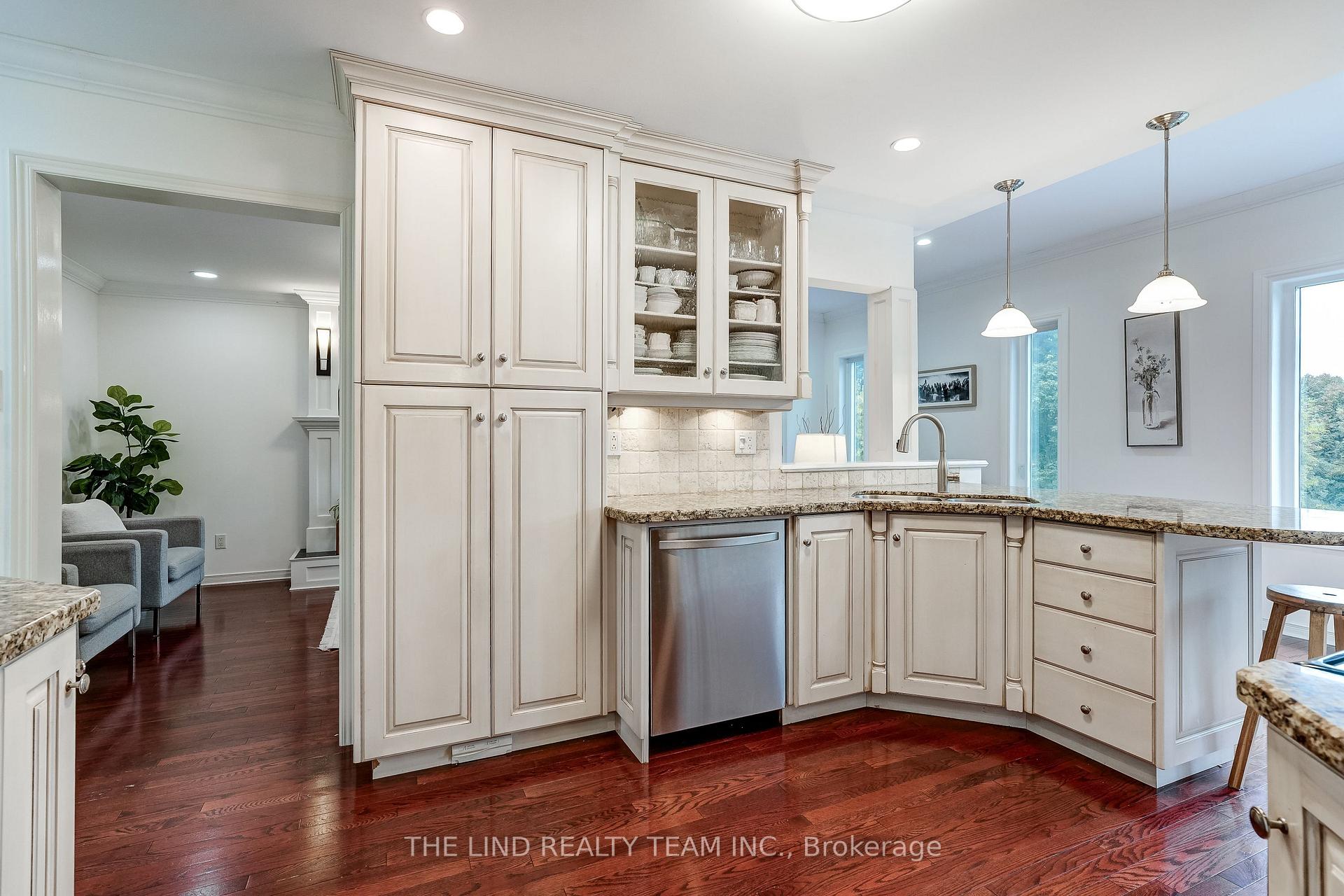 Photo 7 of 97 Thompson Drive, East Gwillimbury, Holland Landing — HOMEH