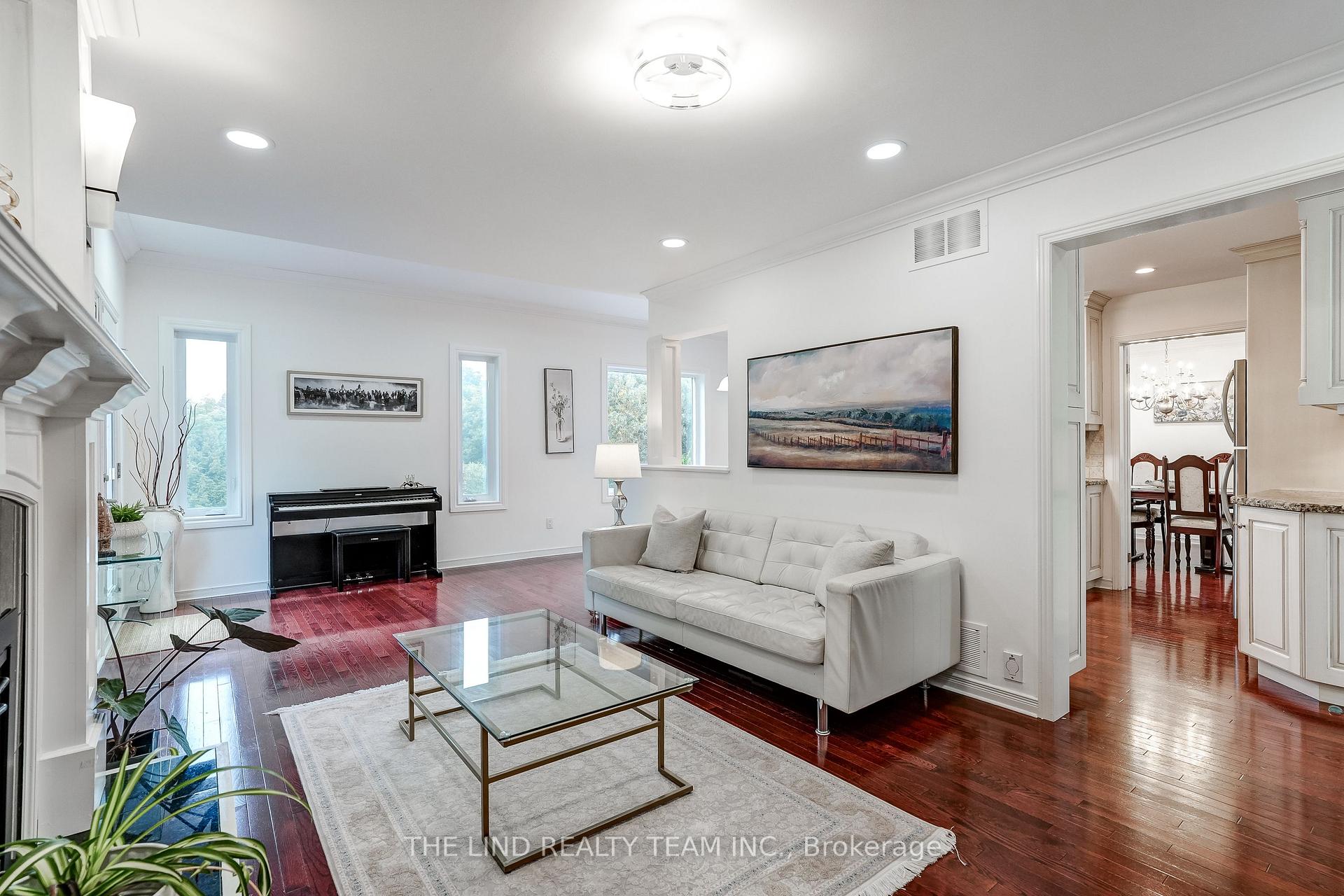 Photo 11 of 97 Thompson Drive, East Gwillimbury, Holland Landing — HOMEH