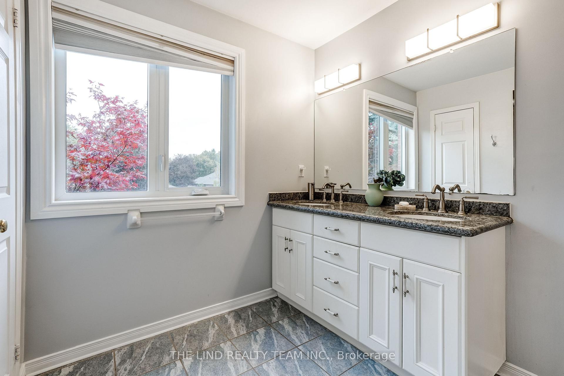 Photo 23 of 97 Thompson Drive, East Gwillimbury, Holland Landing — HOMEH