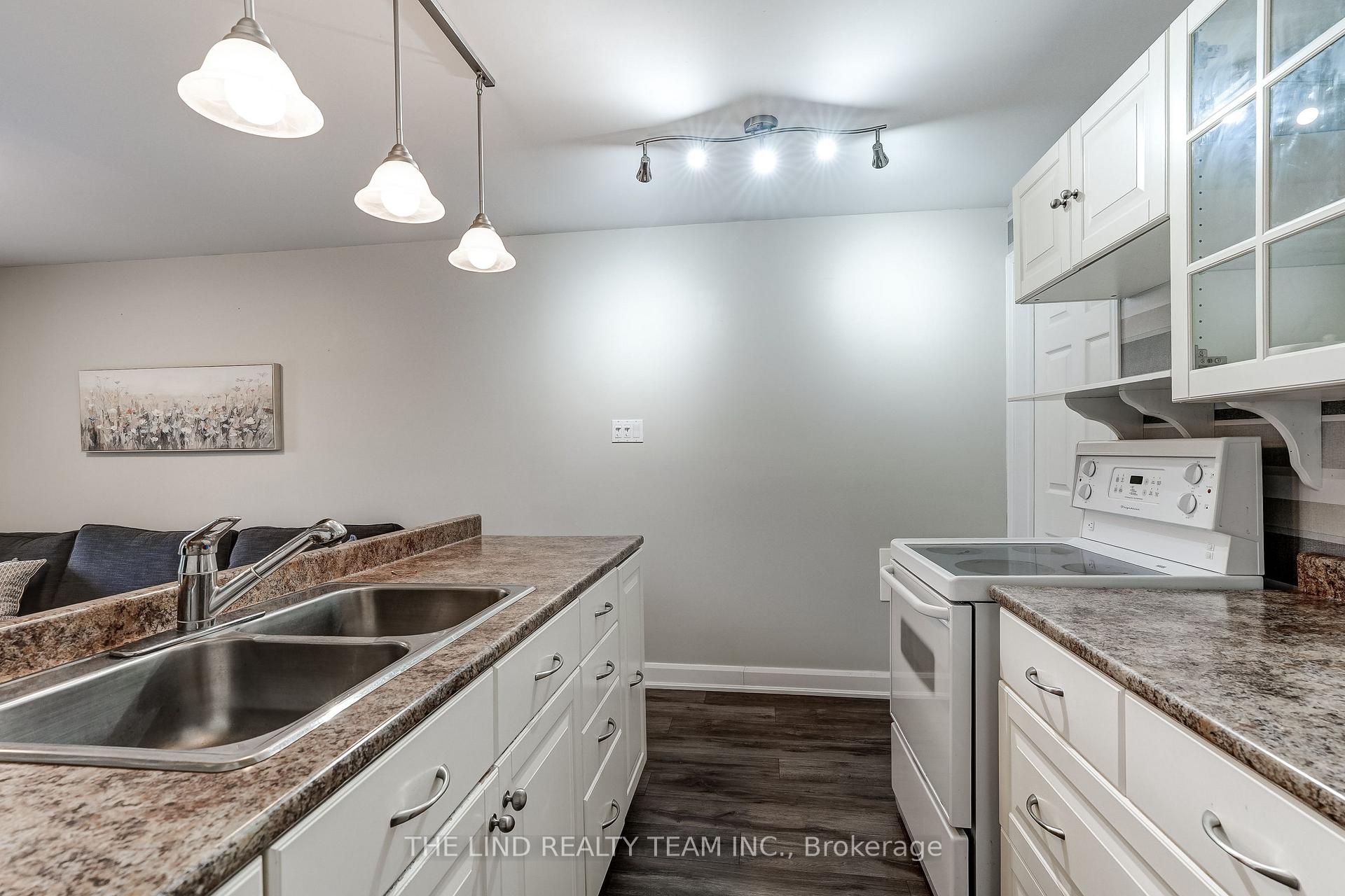 Photo 32 of 97 Thompson Drive, East Gwillimbury, Holland Landing — HOMEH