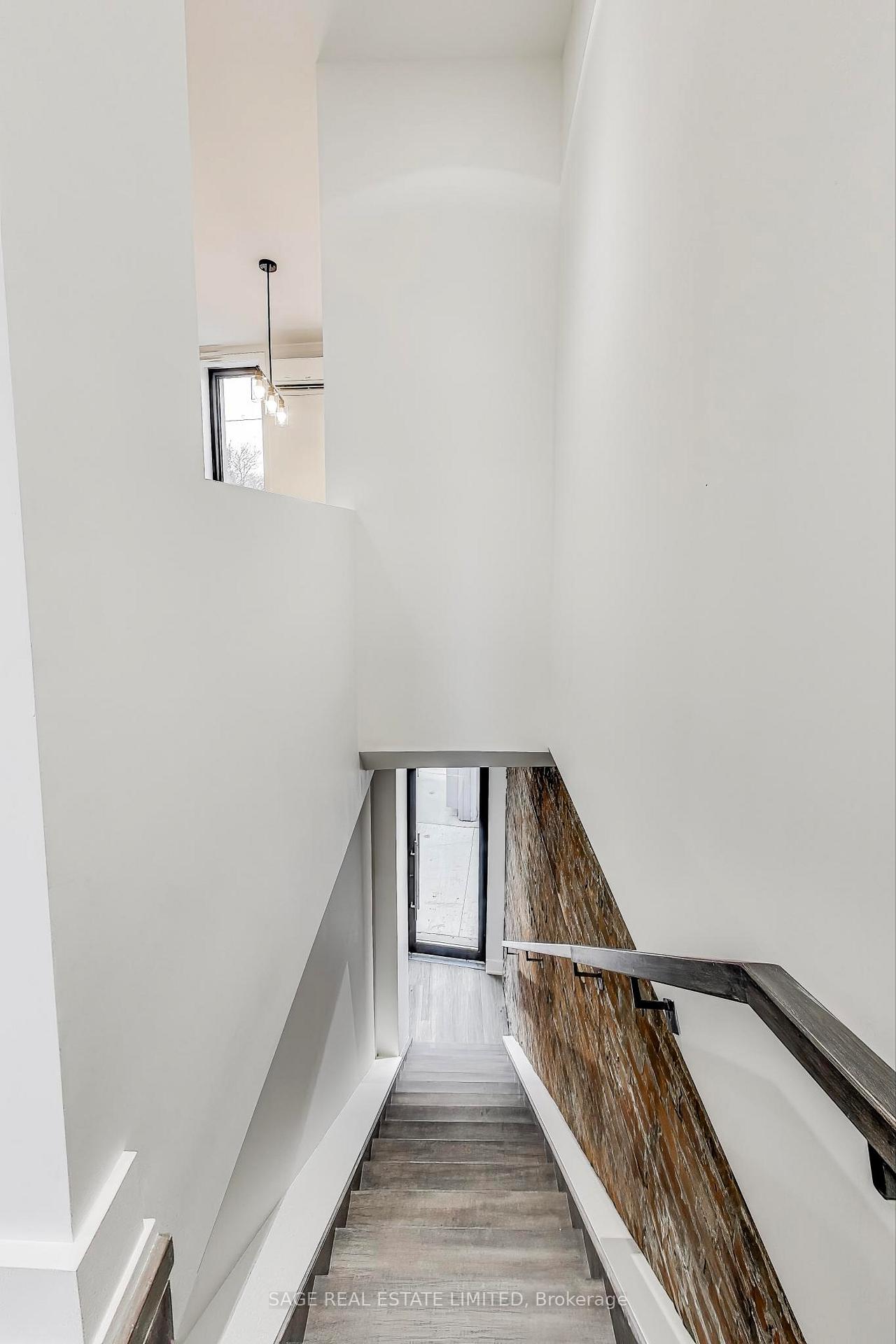 Photo 3 of Unit Upper, 2551 Yonge Street, Toronto, Mount Pleasant East — HOMEH
