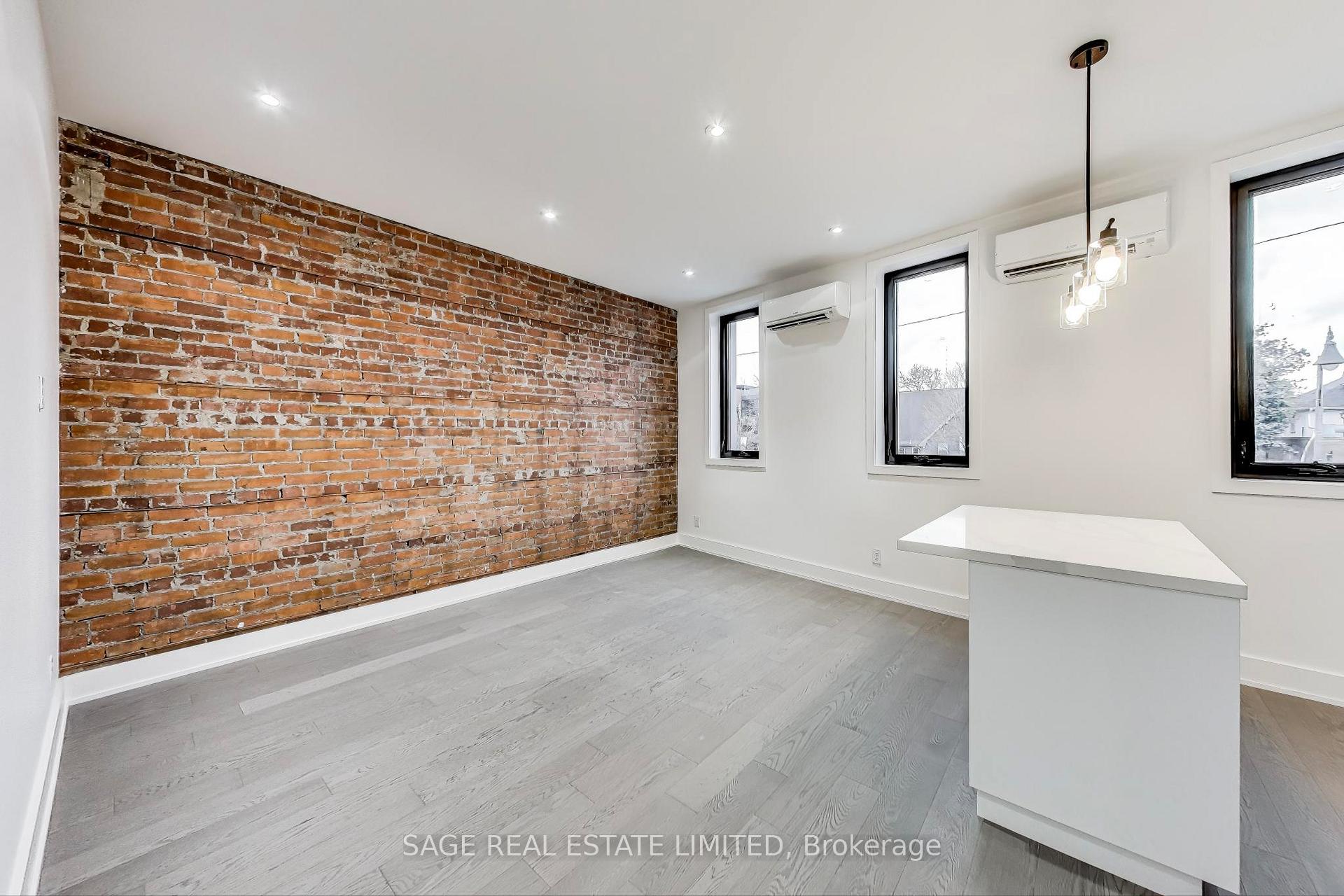 Photo 4 of Unit Upper, 2551 Yonge Street, Toronto, Mount Pleasant East — HOMEH