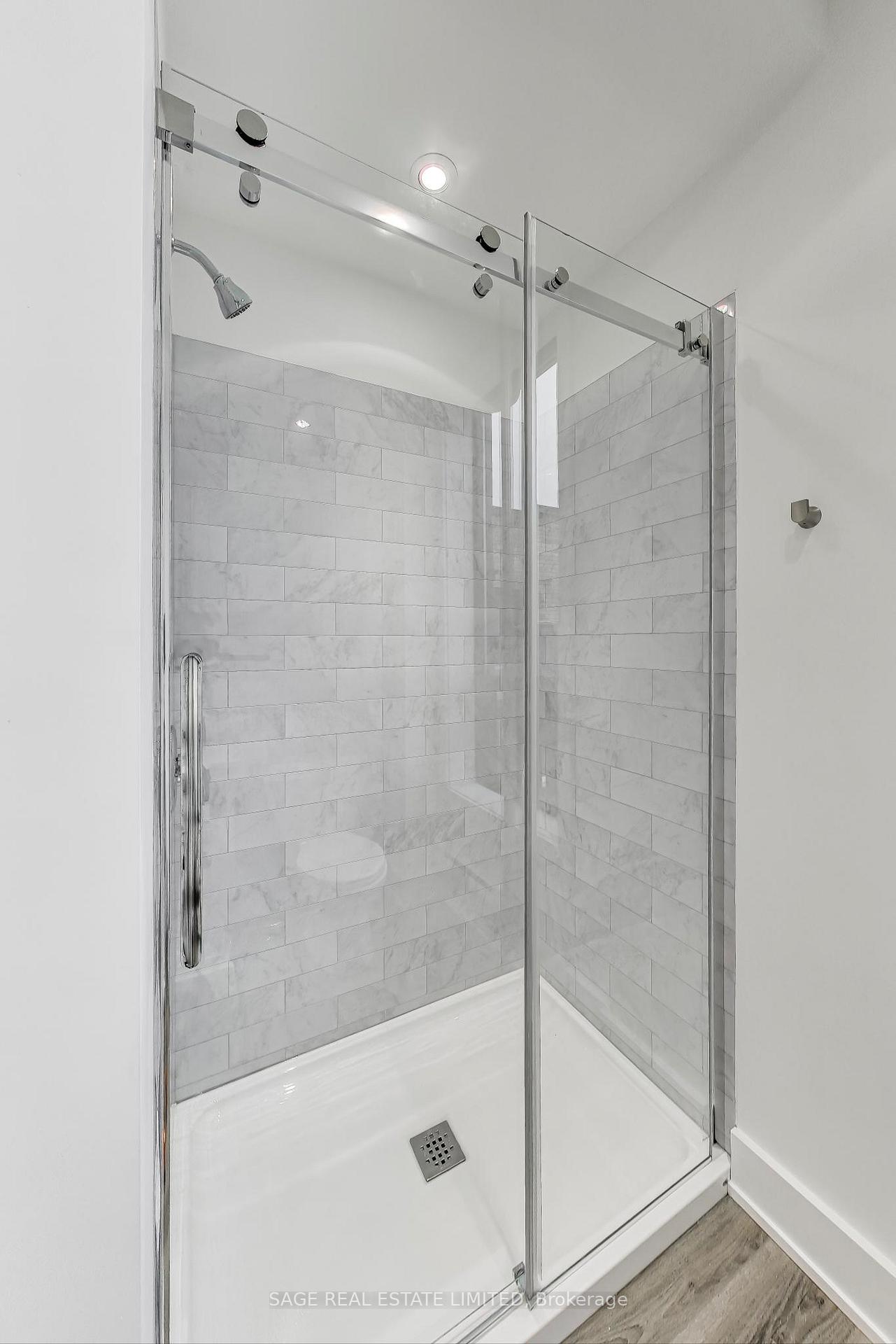 Photo 14 of Unit Upper, 2551 Yonge Street, Toronto, Mount Pleasant East — HOMEH