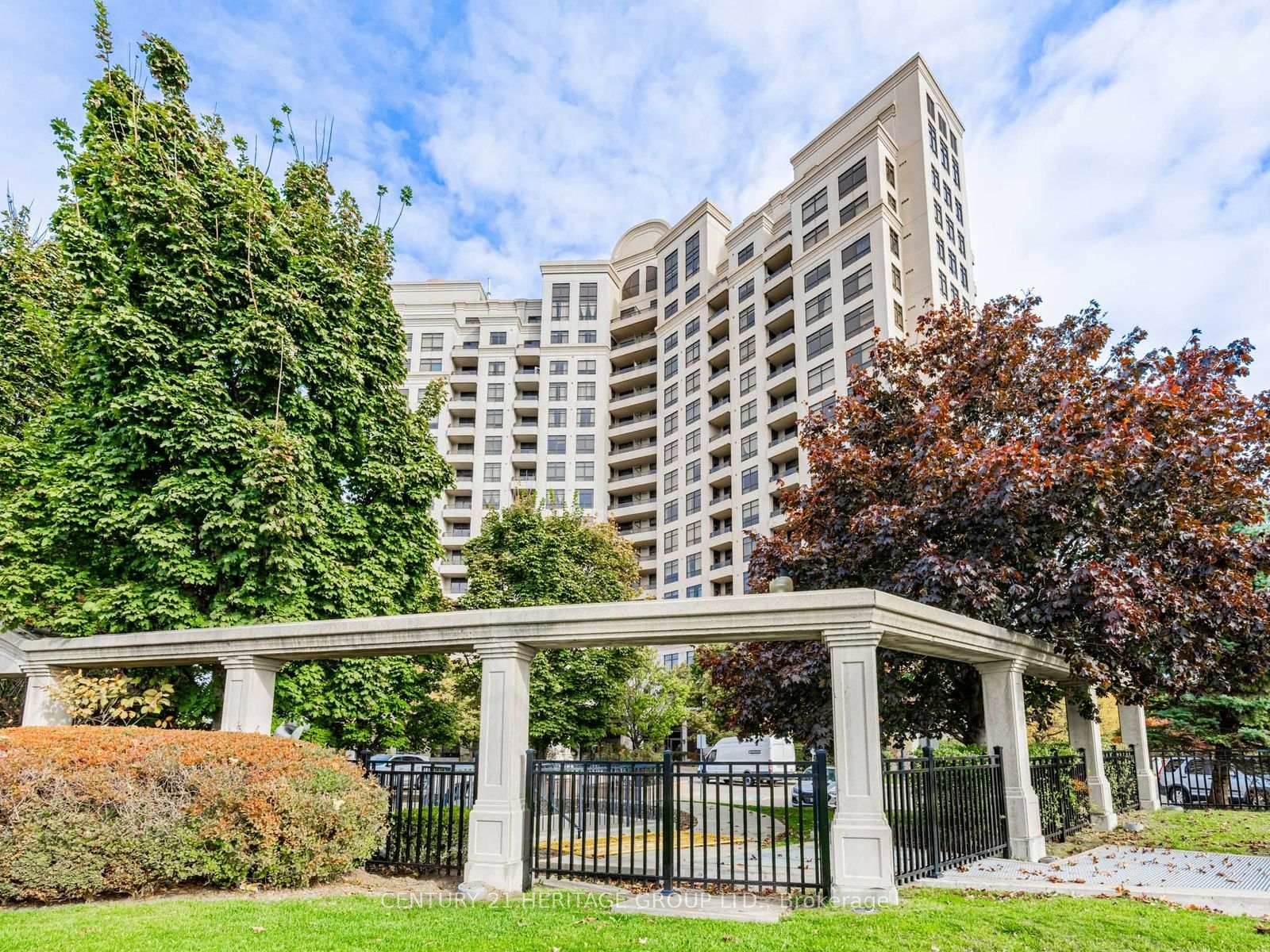 Photo 1 of Unit 1611, 9225 Jane Street, Vaughan, Maple — HOMEH