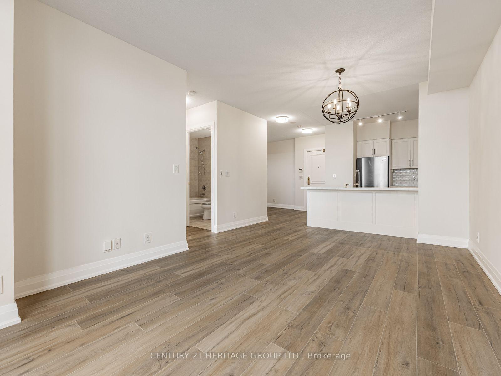 Photo 10 of Unit 1611, 9225 Jane Street, Vaughan, Maple — HOMEH