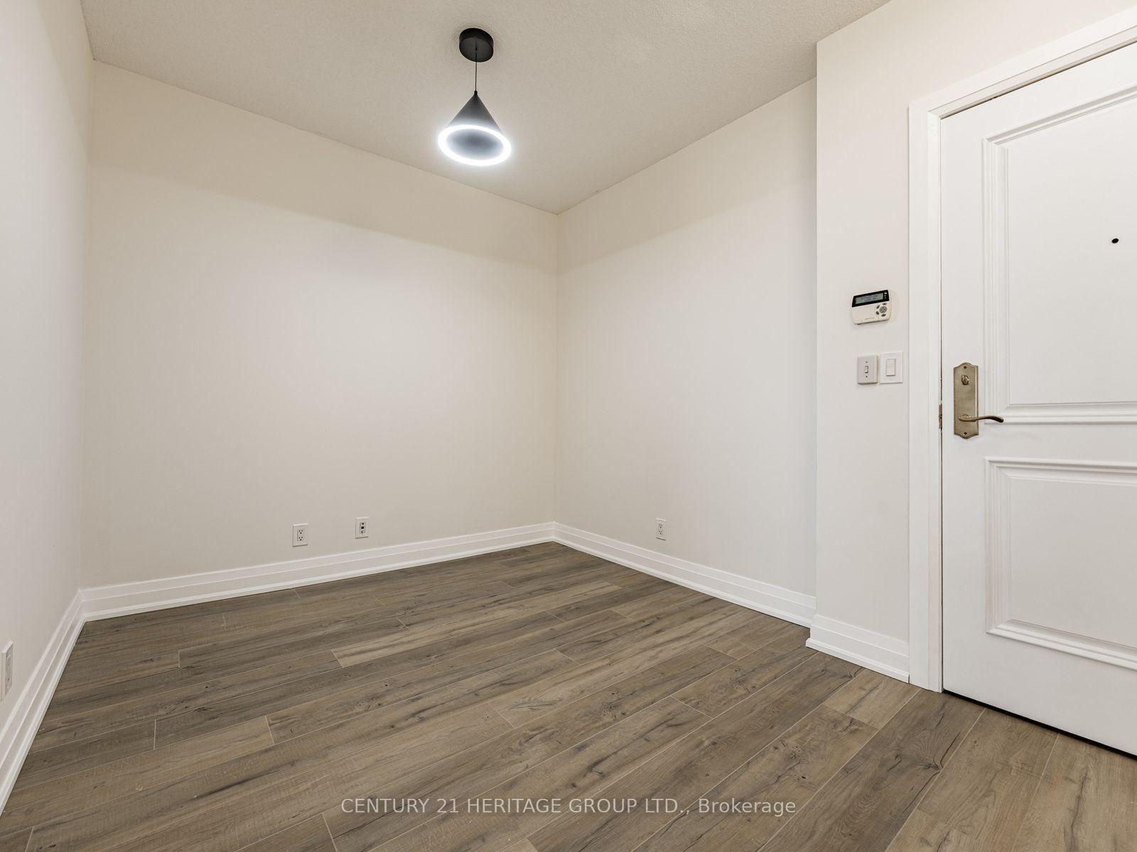 Photo 14 of Unit 1611, 9225 Jane Street, Vaughan, Maple — HOMEH