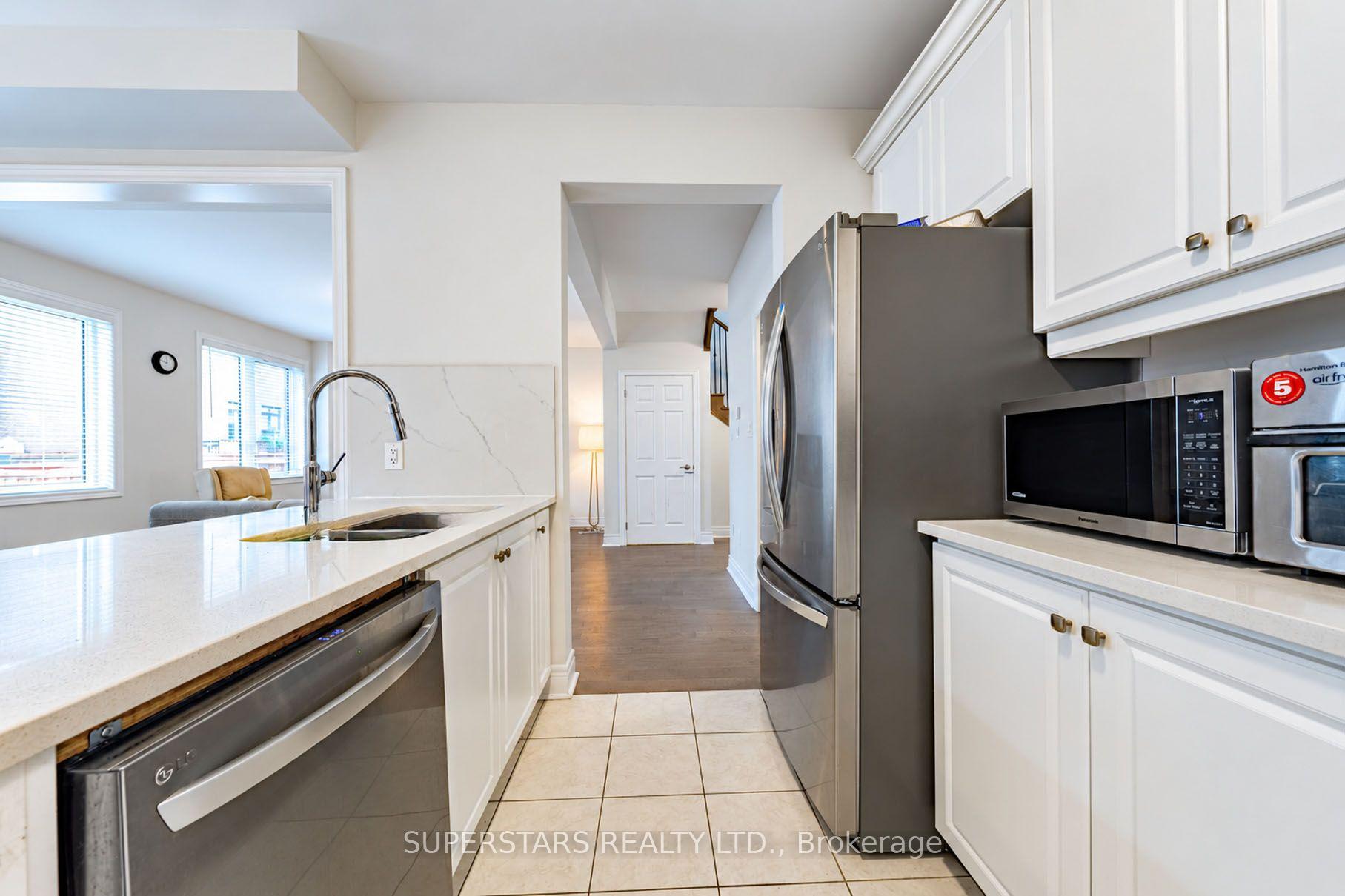 Photo 19 of 16 Lepp Drive, Markham, Middlefield — HOMEH