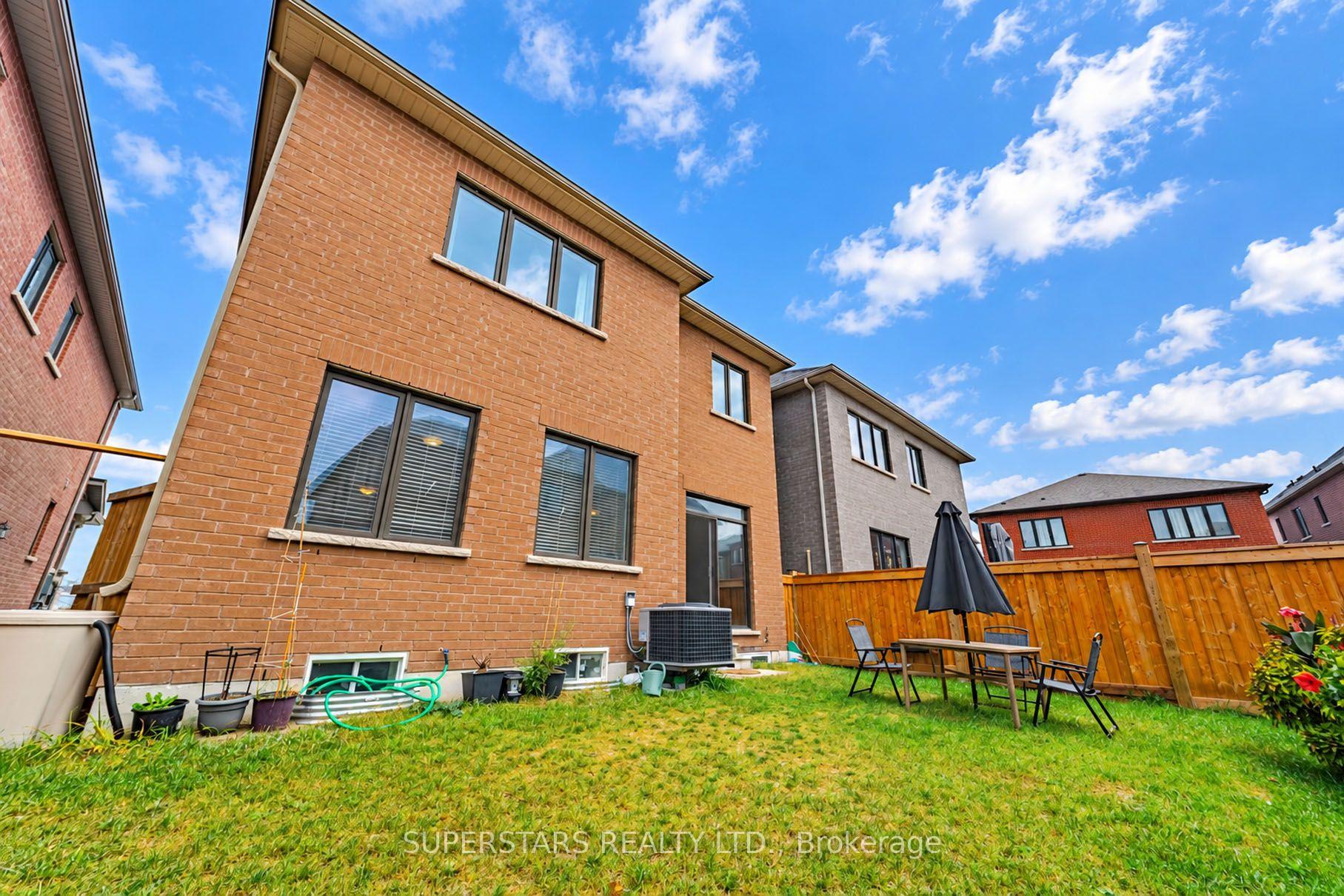 Photo 93 of 16 Lepp Drive, Markham, Middlefield — HOMEH