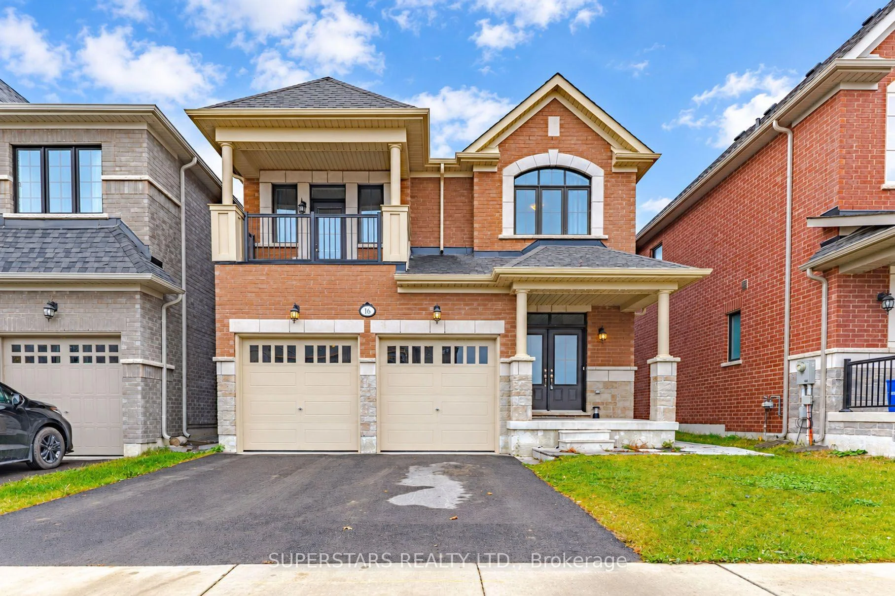 Photo 2 of 16 Lepp Drive, Markham, Middlefield — HOMEH