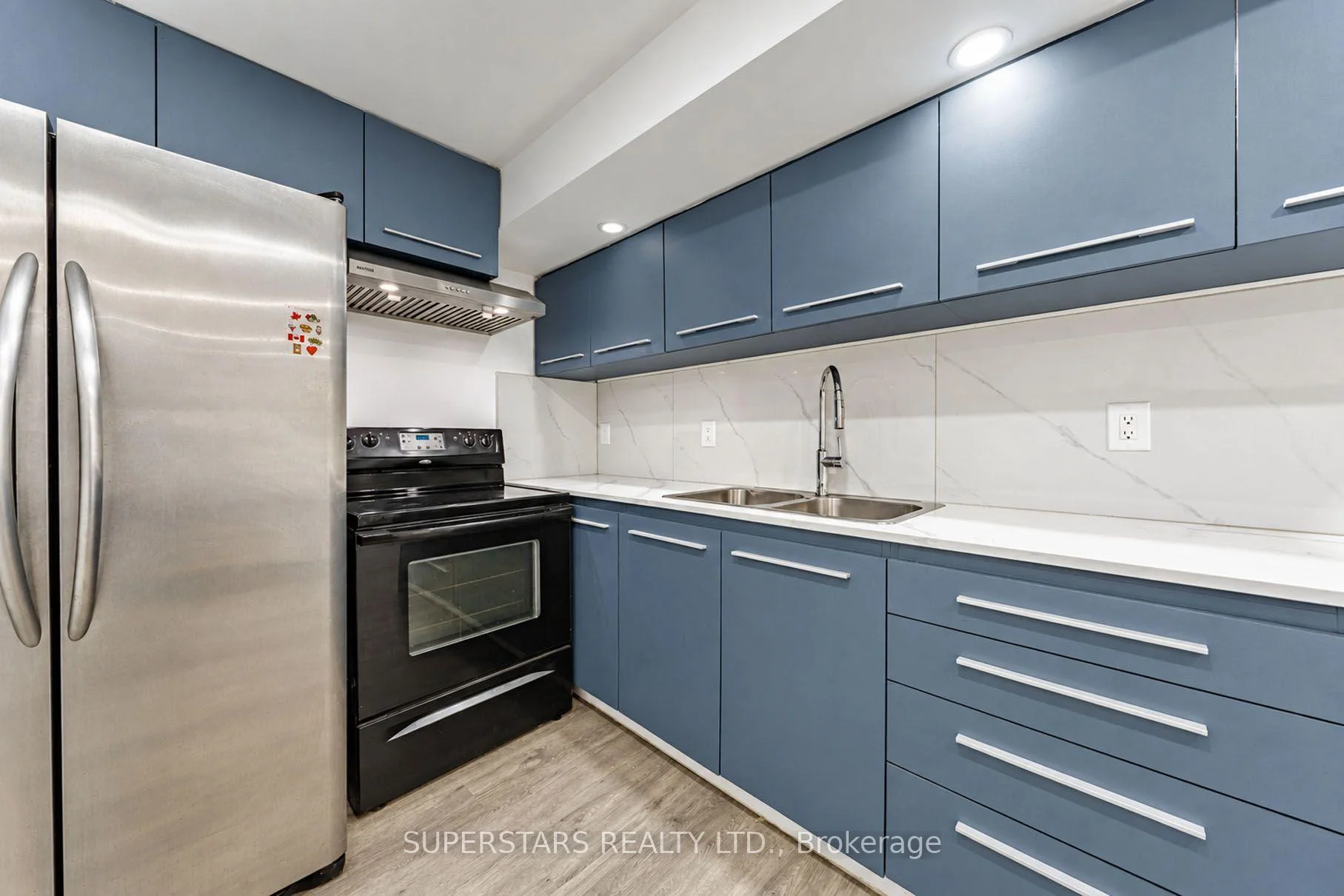 Photo 8 of 16 Lepp Drive, Markham, Middlefield — HOMEH