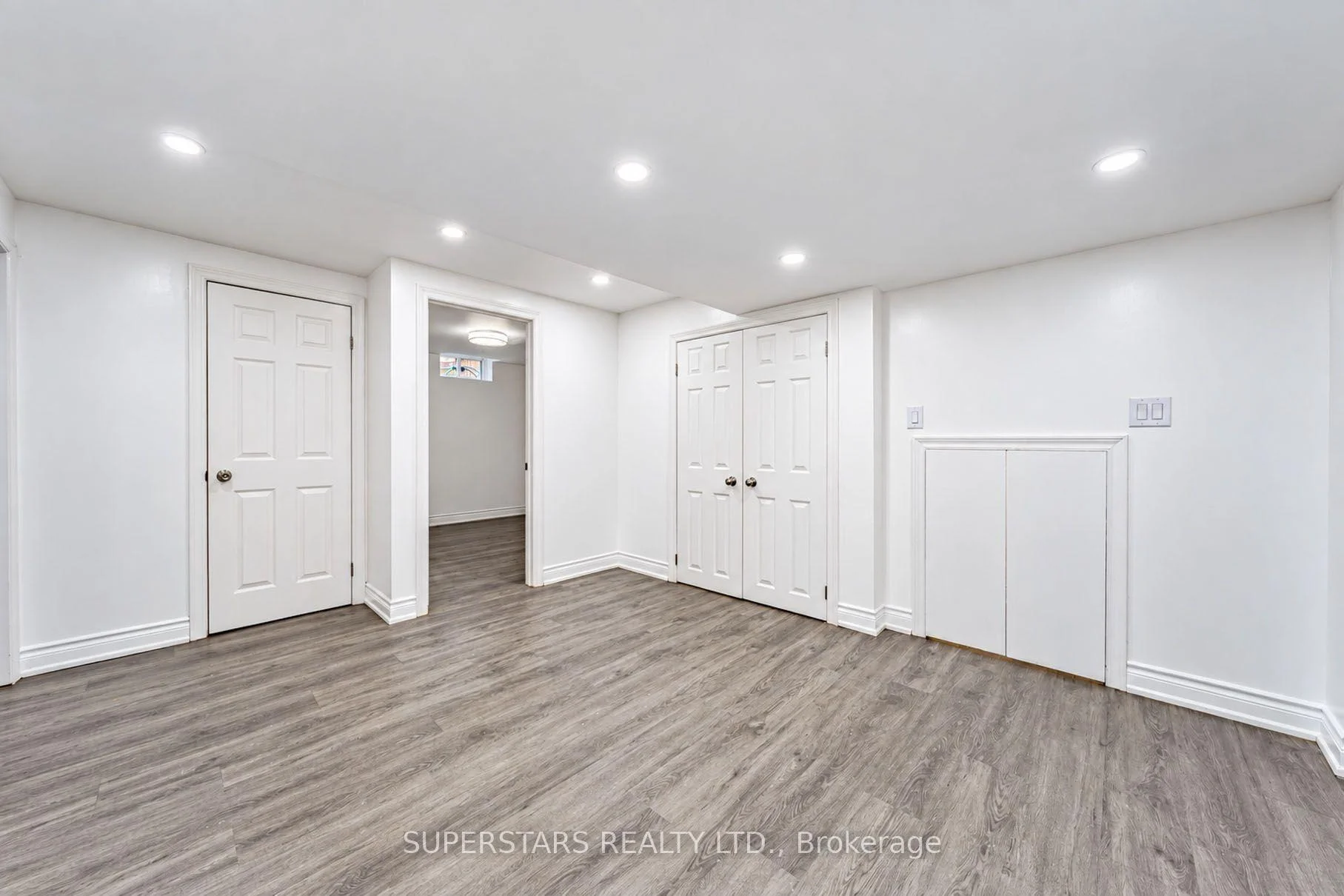 Photo 12 of 16 Lepp Drive, Markham, Middlefield — HOMEH