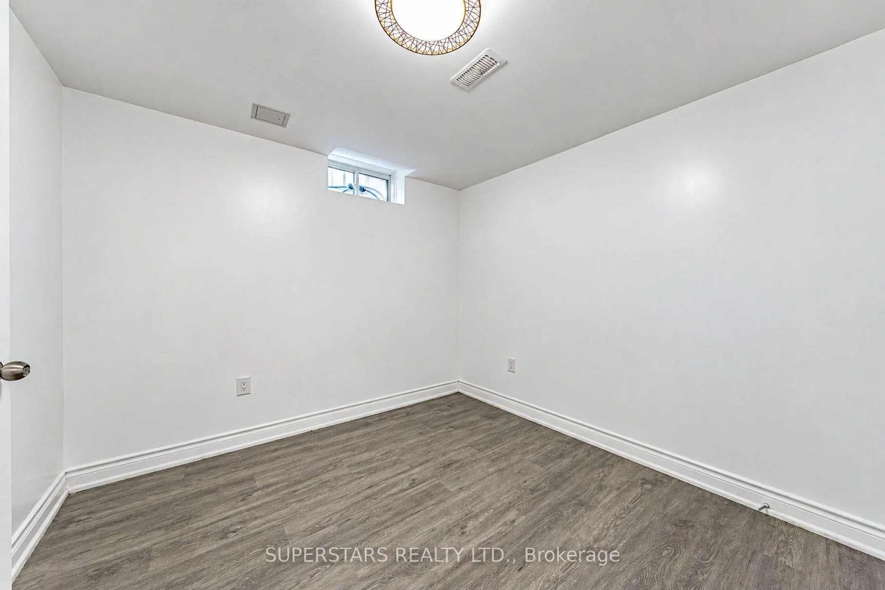 Photo 14 of 16 Lepp Drive, Markham, Middlefield — HOMEH