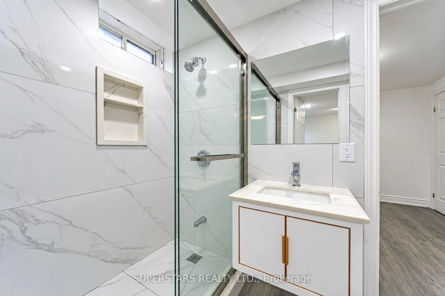 Photo 20 of 16 Lepp Drive, Markham, Middlefield — HOMEH