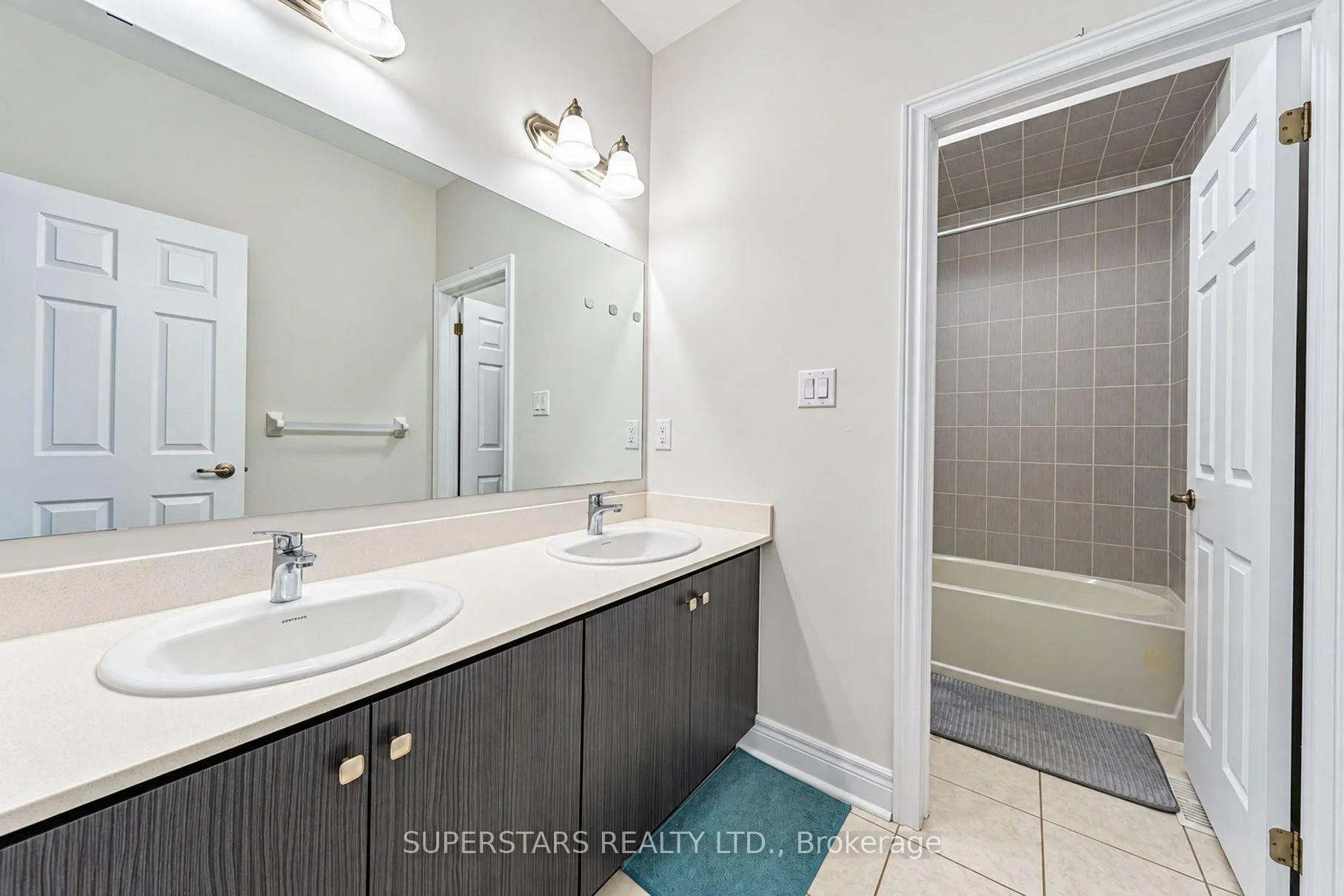 Photo 74 of 16 Lepp Drive, Markham, Middlefield — HOMEH