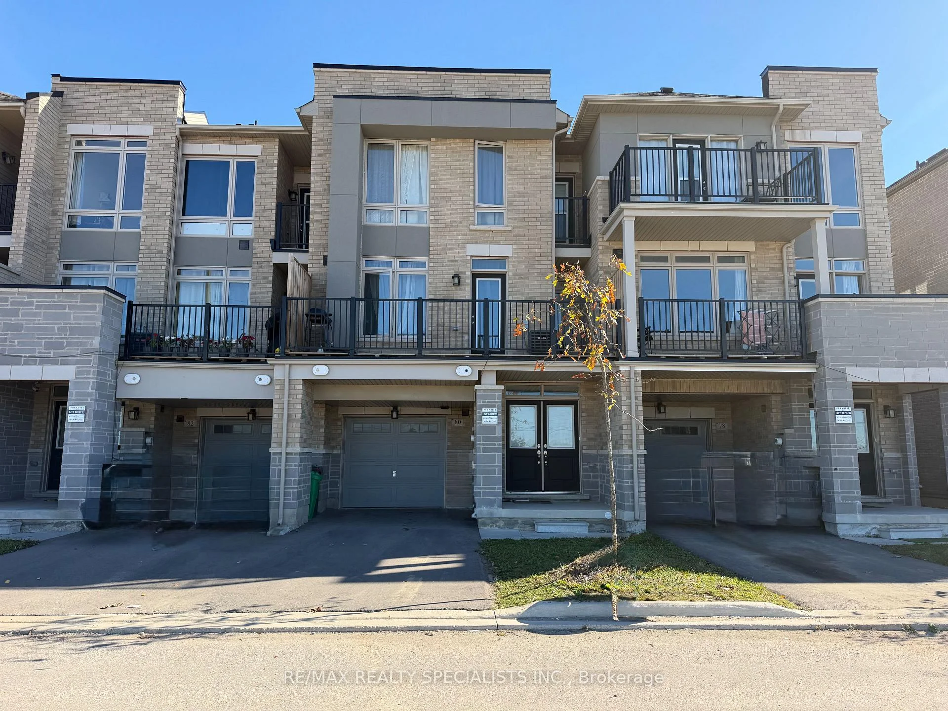 Photo 3 of 80 Donald Ficht Crescent, Brampton, Northwest Brampton — HOMEH