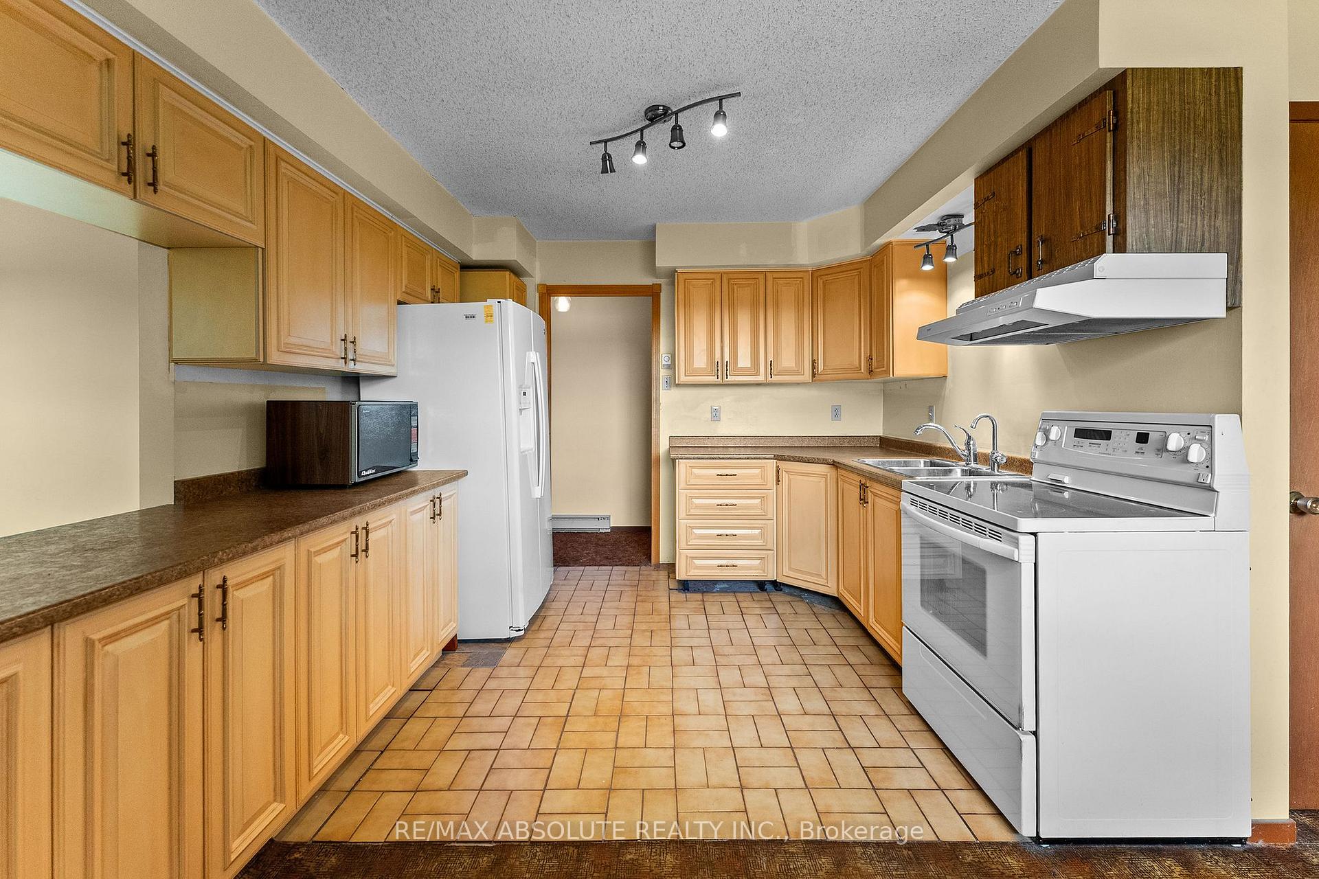 Photo 9 of 327 Nieman Drive, McNab/Braeside, Mcnab/Braeside Twps — HOMEH