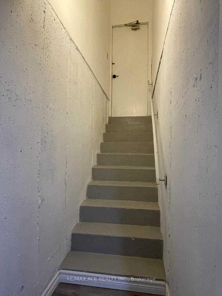 Photo 3 of Unit BSMT, 304 Russet Way, Vaughan, East Woodbridge — HOMEH