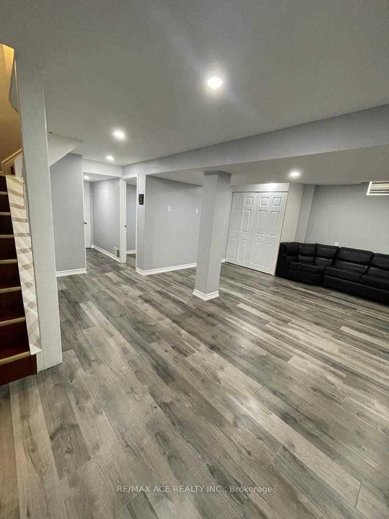 Photo 7 of Unit BSMT, 304 Russet Way, Vaughan, East Woodbridge — HOMEH