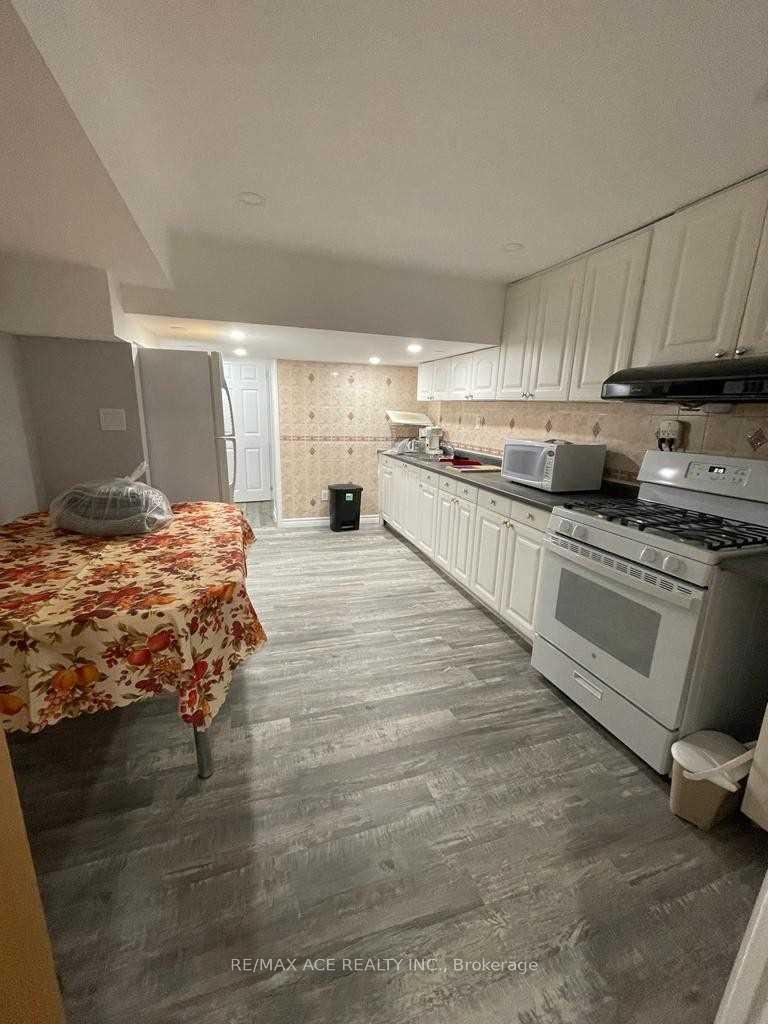 Photo 8 of Unit BSMT, 304 Russet Way, Vaughan, East Woodbridge — HOMEH