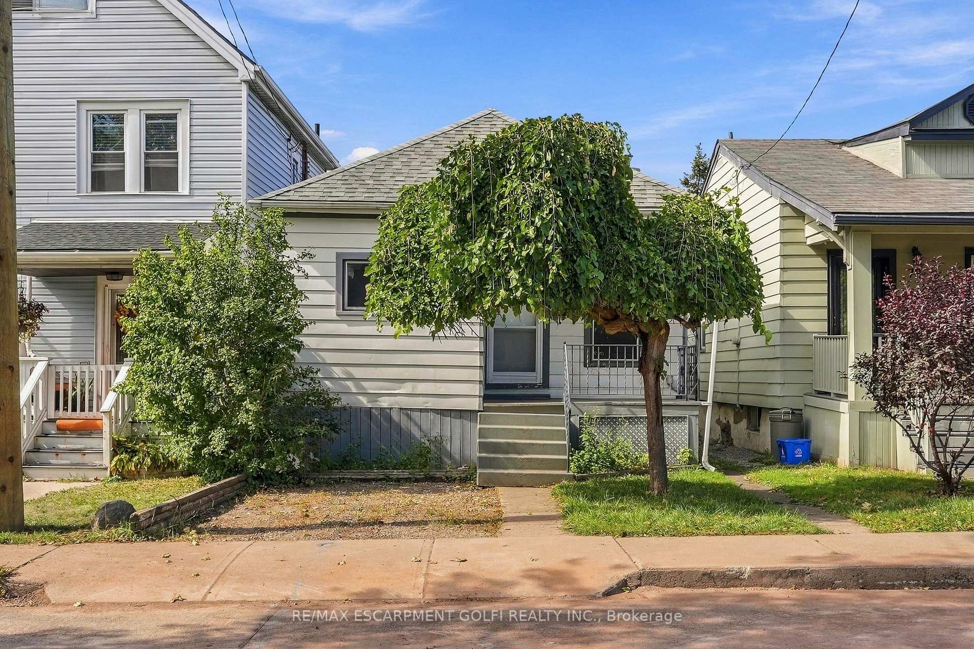 Photo 2 of 77 Province Street N, Hamilton, Crown Point — HOMEH
