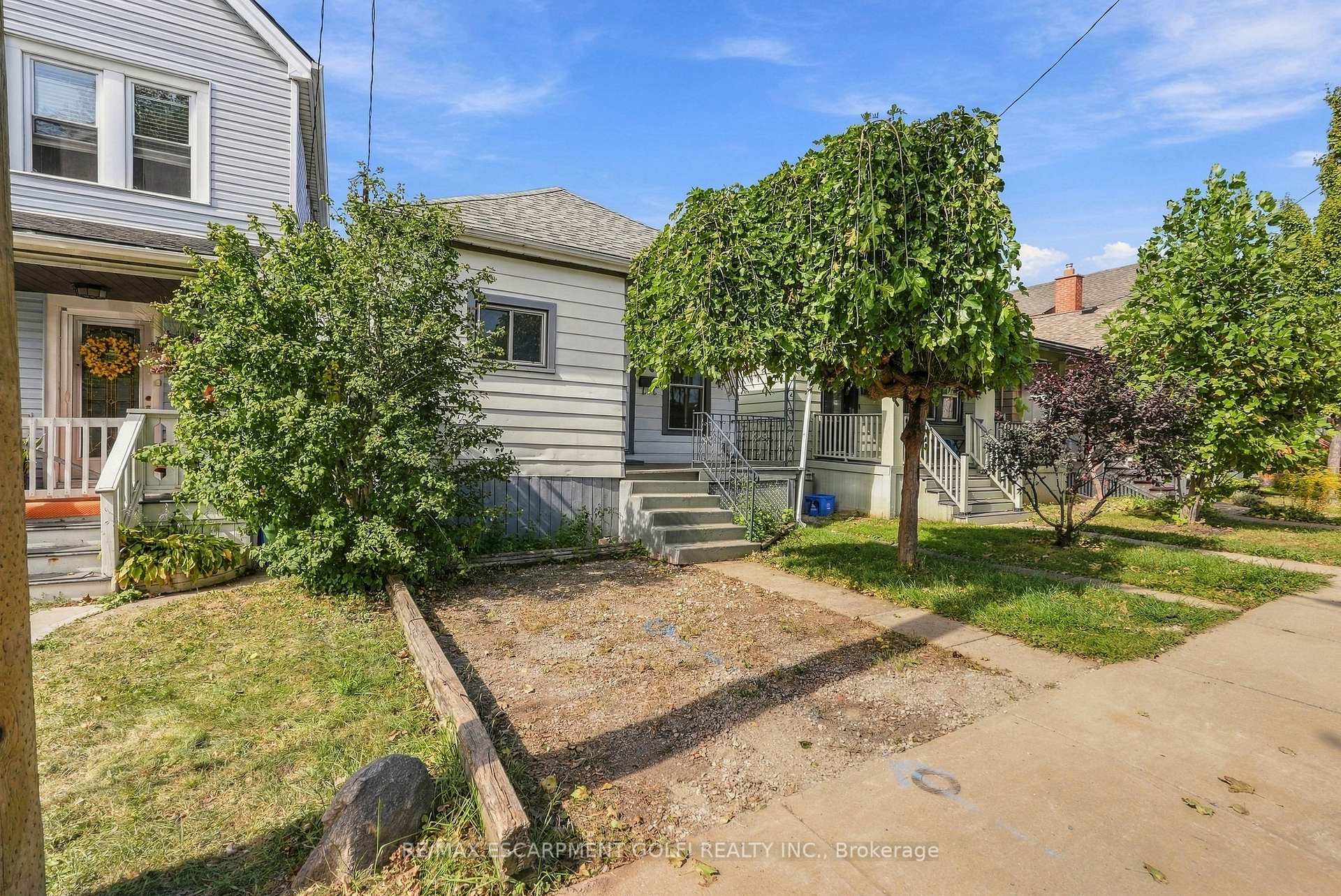 Photo 5 of 77 Province Street N, Hamilton, Crown Point — HOMEH
