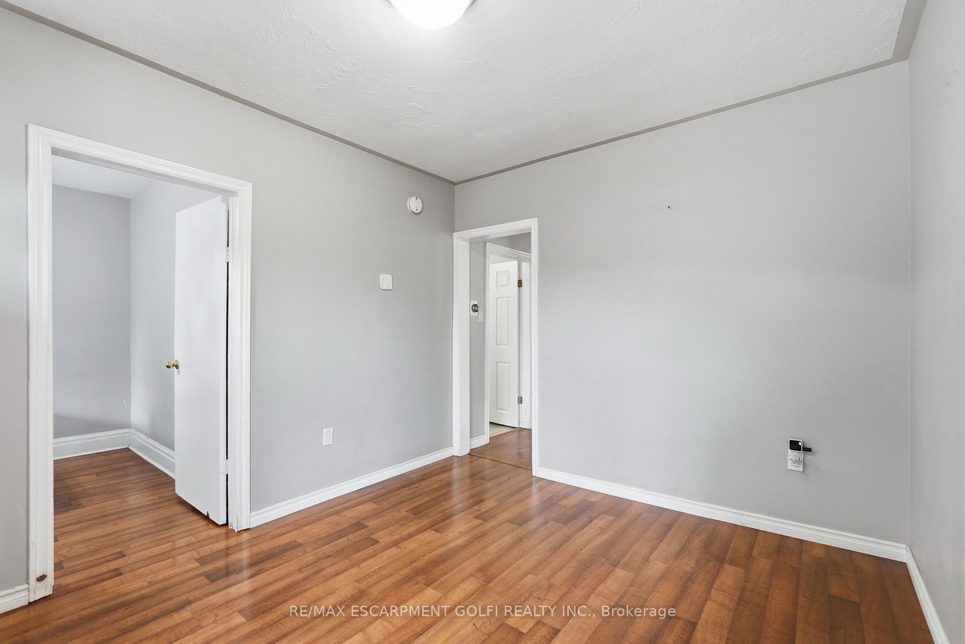 Photo 15 of 77 Province Street N, Hamilton, Crown Point — HOMEH