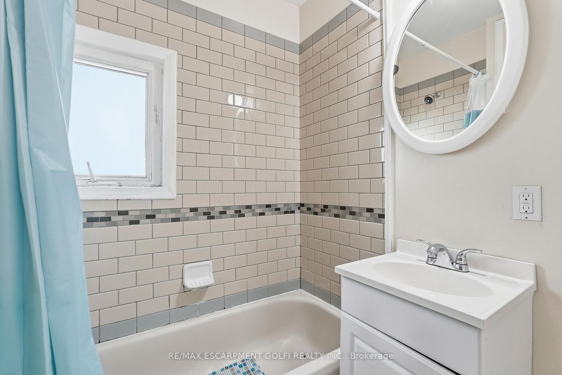 Photo 35 of 77 Province Street N, Hamilton, Crown Point — HOMEH