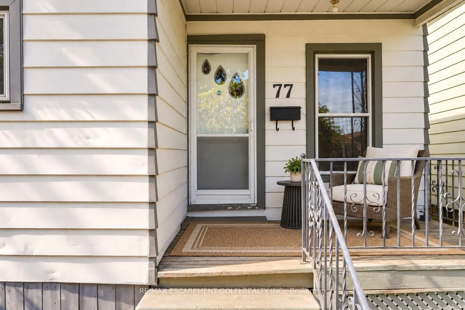 Photo 4 of 77 Province Street N, Hamilton, Crown Point — HOMEH