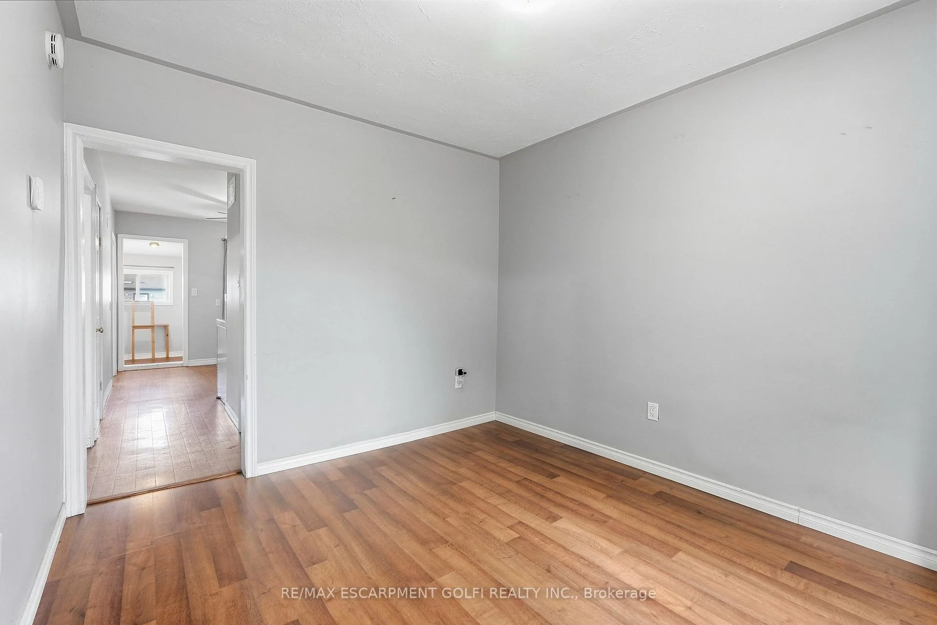 Photo 10 of 77 Province Street N, Hamilton, Crown Point — HOMEH