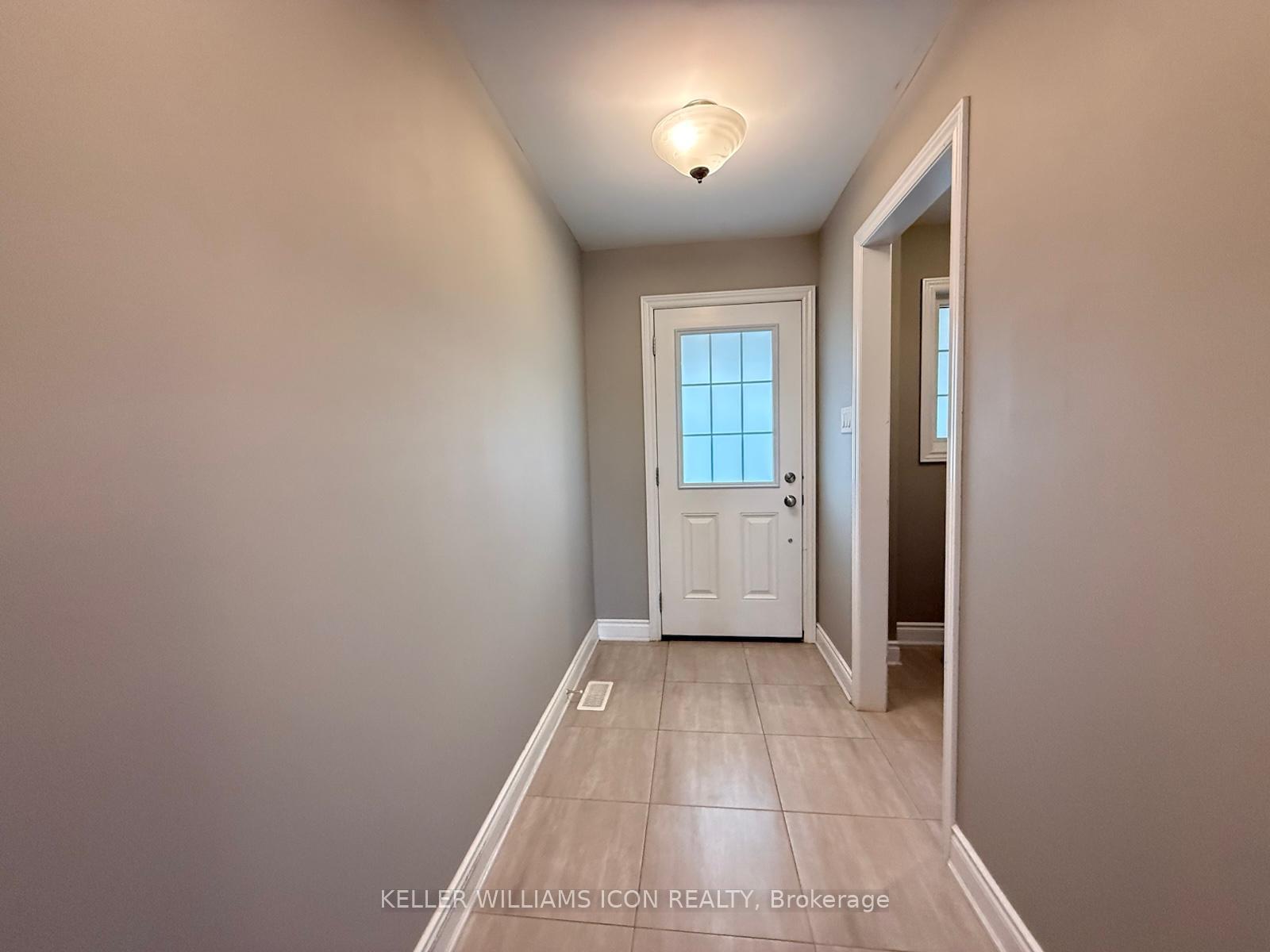 Photo 3 of 113 Cranesbill Road, Ottawa, Kanata - Emerald Meadows/Trailwest — HOMEH