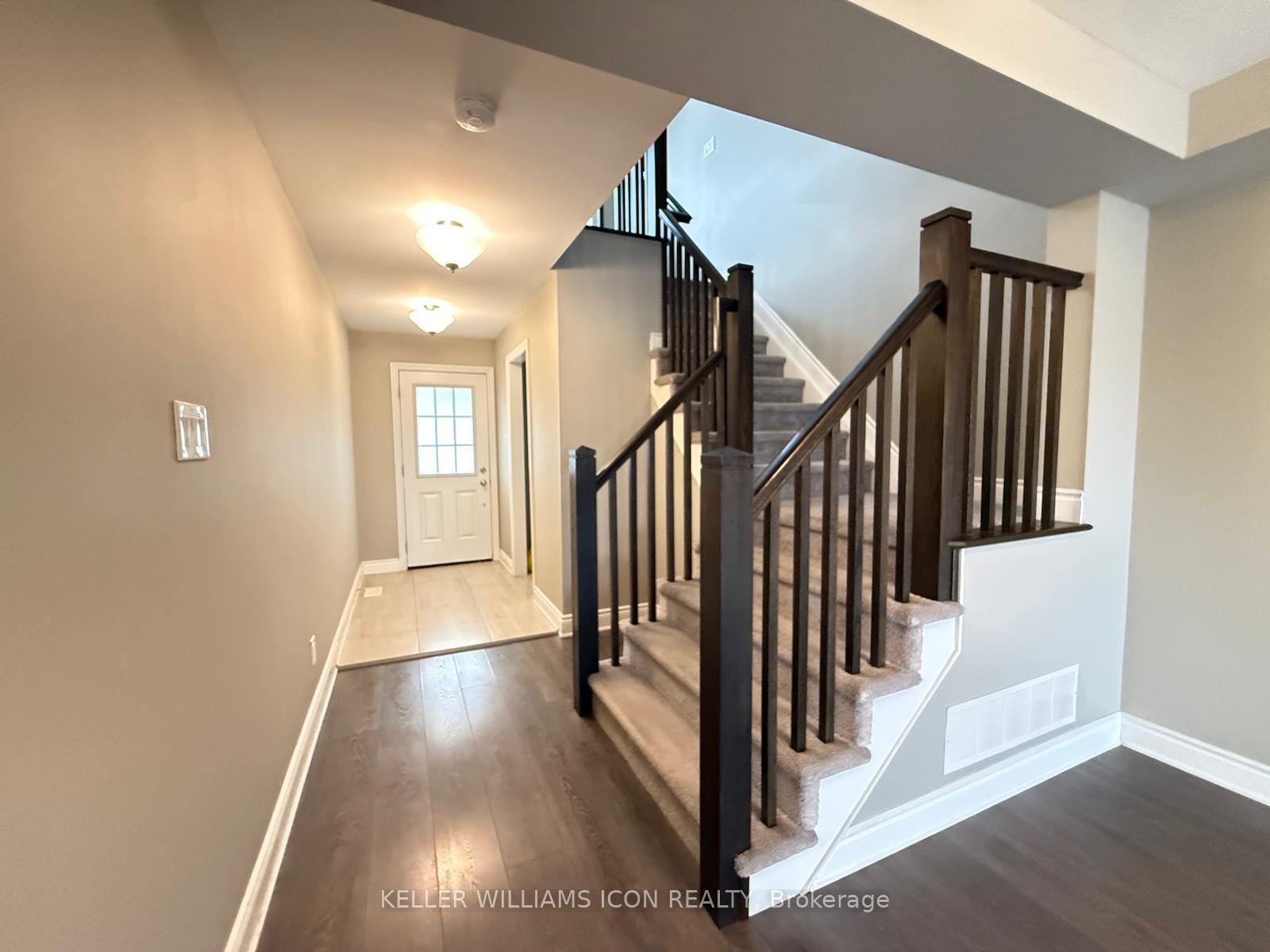 Photo 4 of 113 Cranesbill Road, Ottawa, Kanata - Emerald Meadows/Trailwest — HOMEH