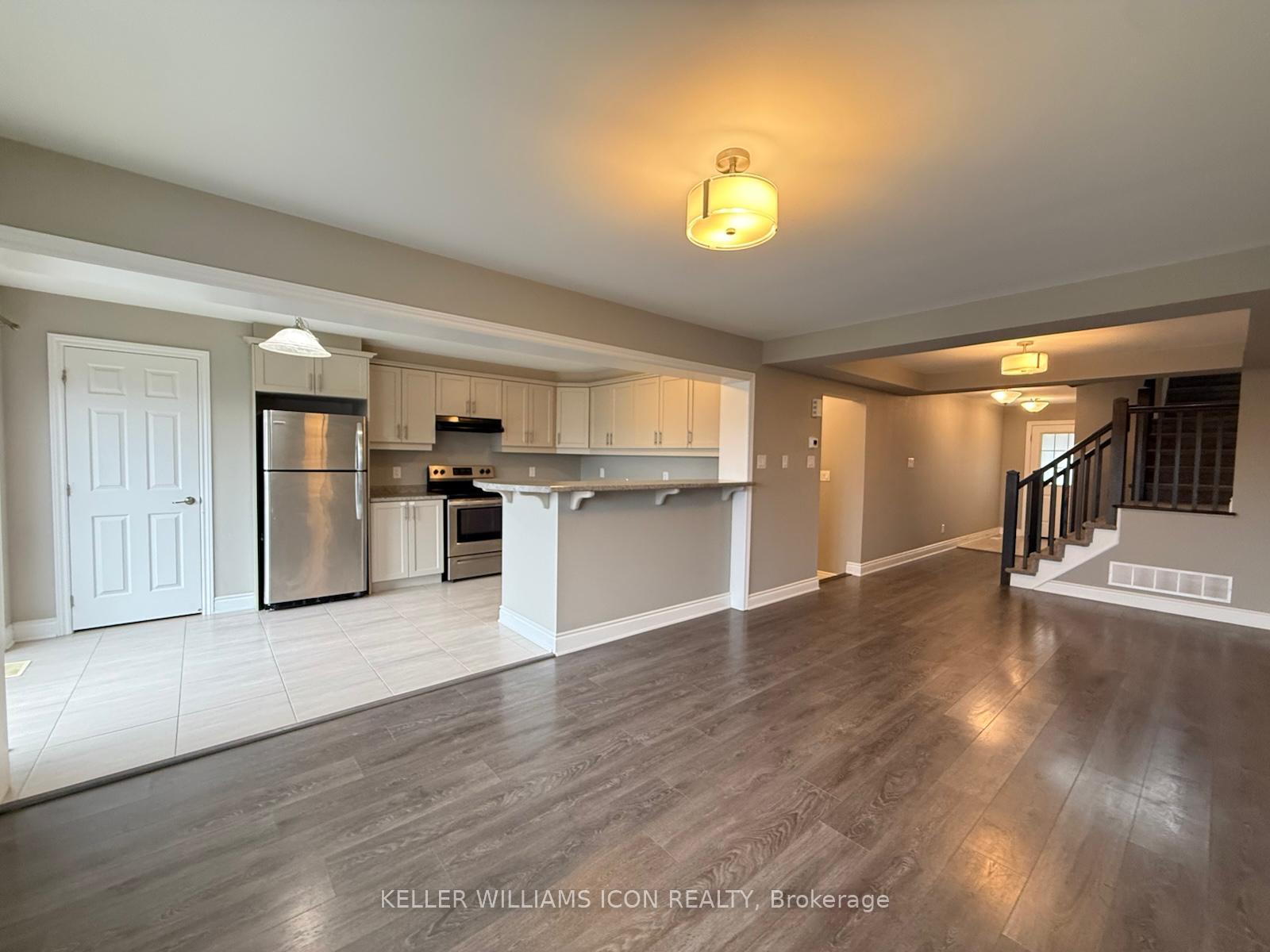 Photo 8 of 113 Cranesbill Road, Ottawa, Kanata - Emerald Meadows/Trailwest — HOMEH