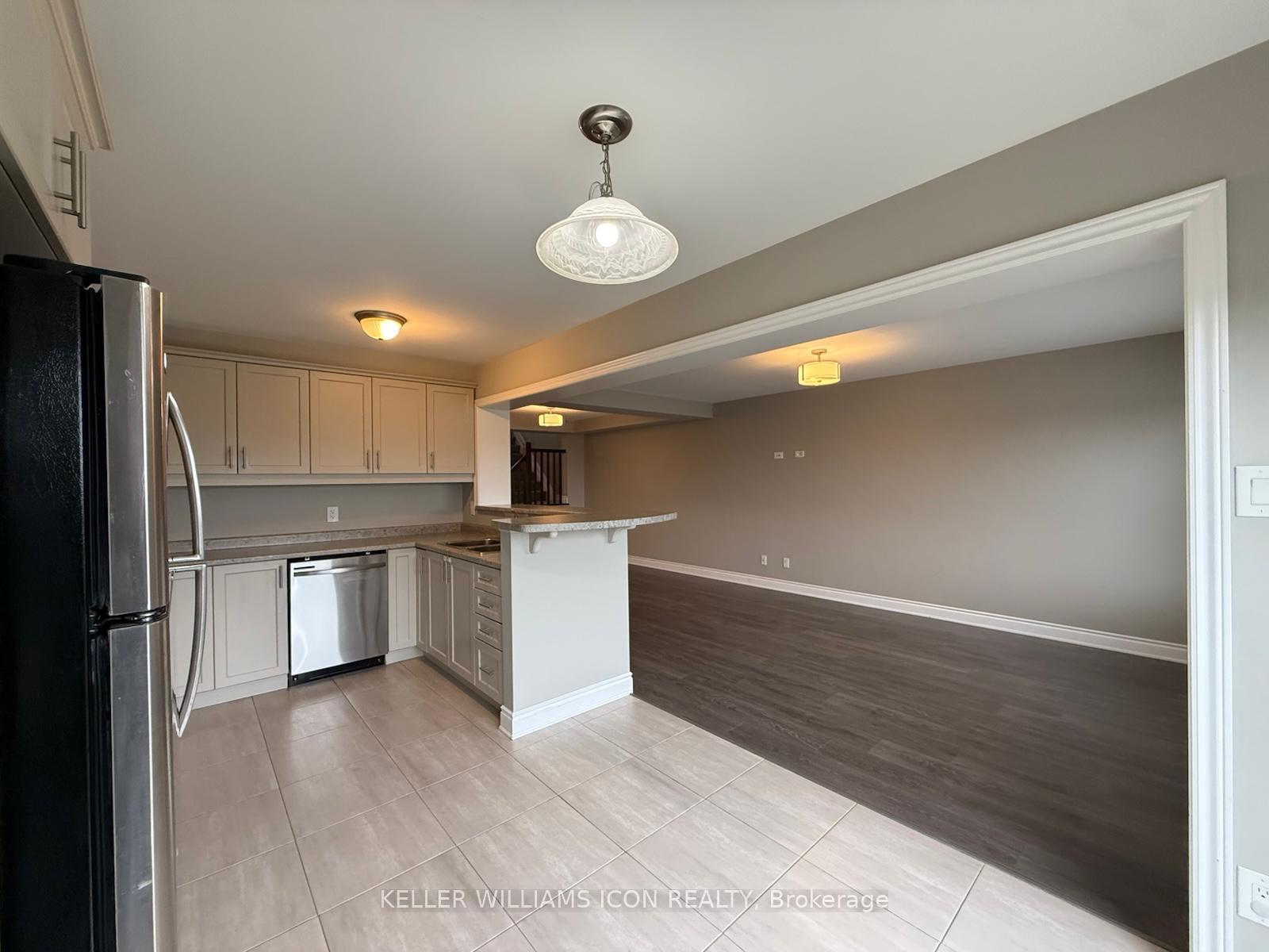 Photo 10 of 113 Cranesbill Road, Ottawa, Kanata - Emerald Meadows/Trailwest — HOMEH