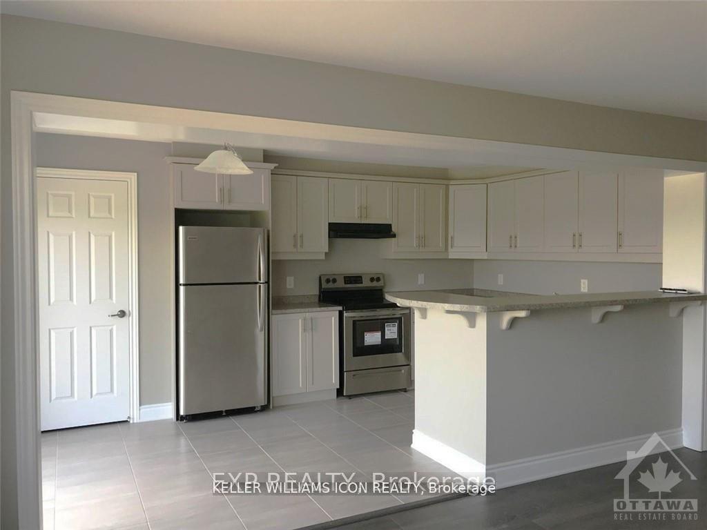 Photo 11 of 113 Cranesbill Road, Ottawa, Kanata - Emerald Meadows/Trailwest — HOMEH