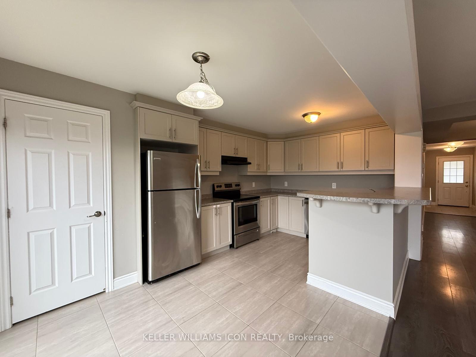 Photo 13 of 113 Cranesbill Road, Ottawa, Kanata - Emerald Meadows/Trailwest — HOMEH