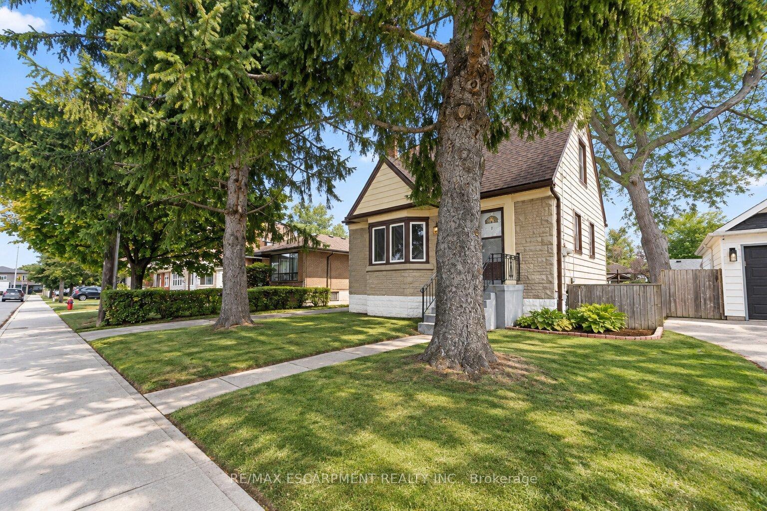 Photo 3 of 269 Queensdale Avenue E, Hamilton, Inch Park — HOMEH