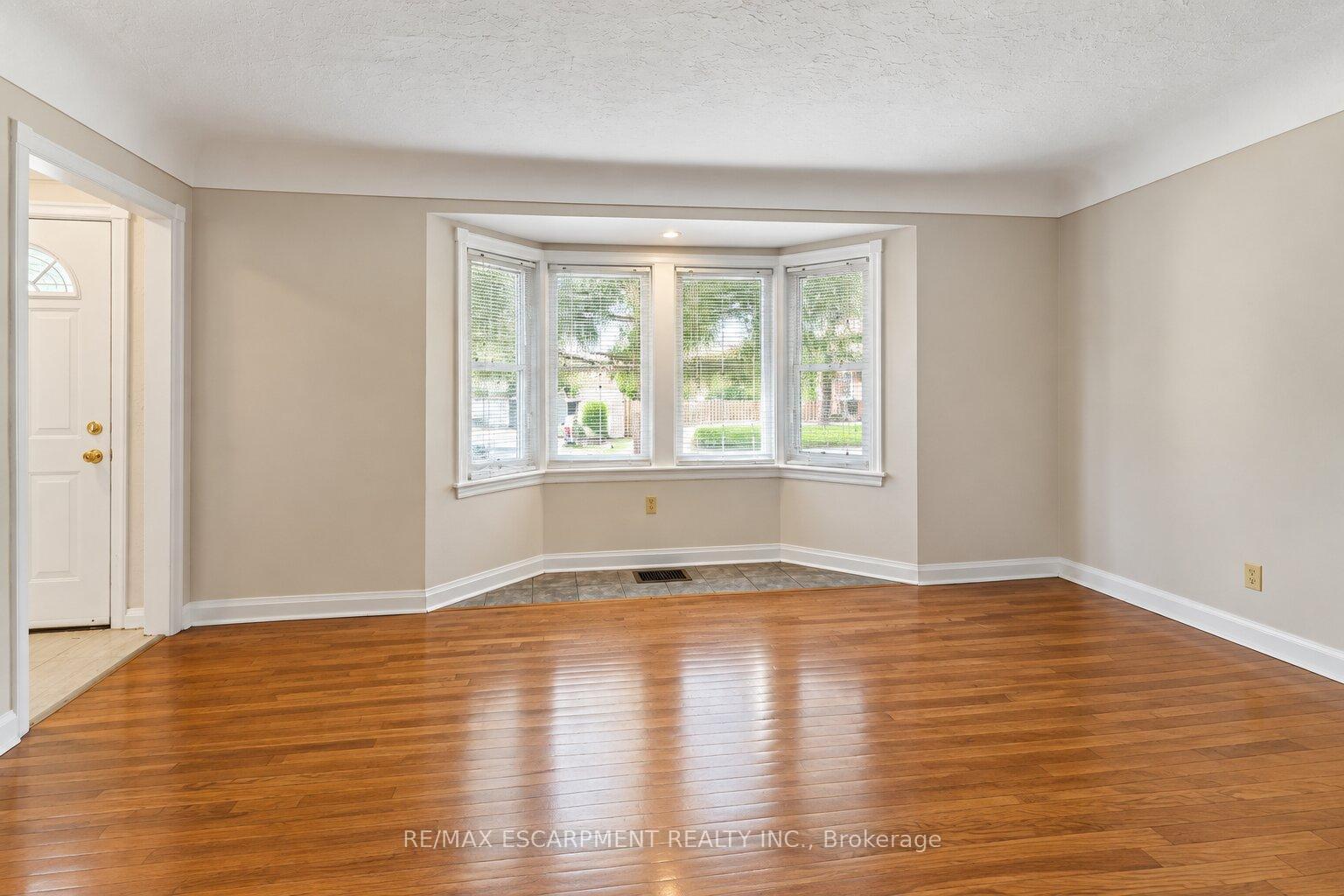 Photo 23 of 269 Queensdale Avenue E, Hamilton, Inch Park — HOMEH