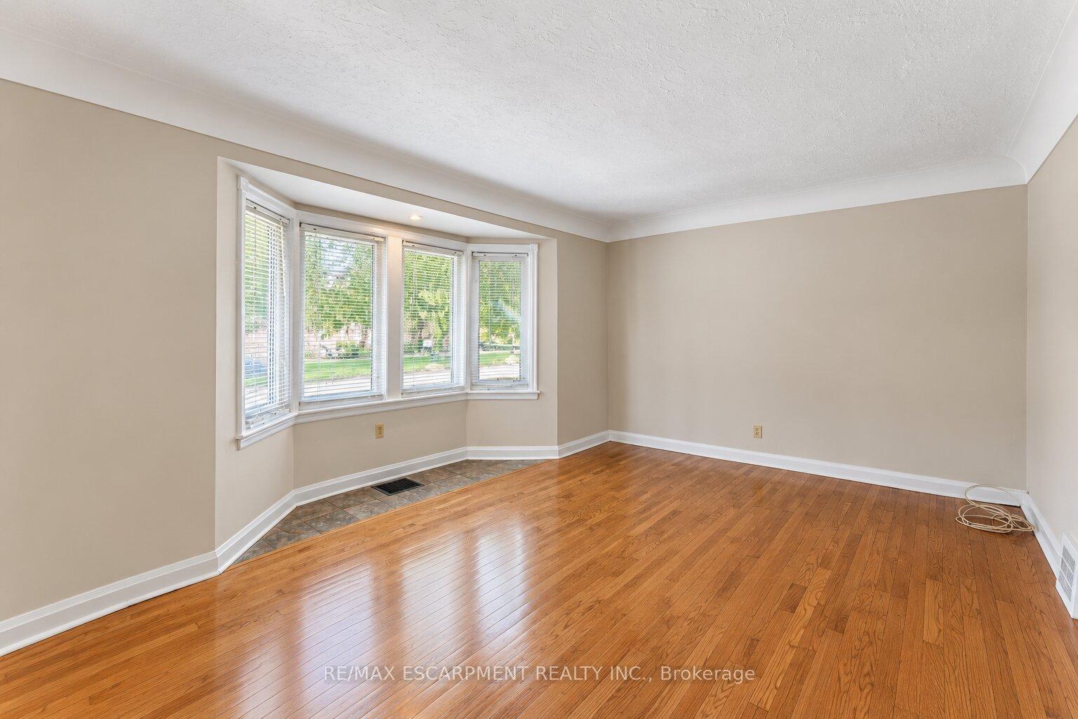 Photo 24 of 269 Queensdale Avenue E, Hamilton, Inch Park — HOMEH