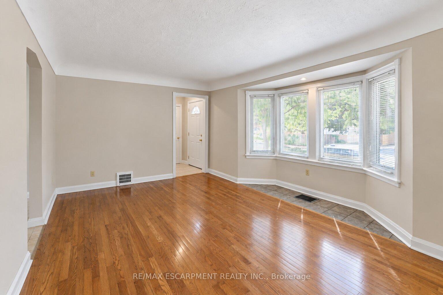 Photo 25 of 269 Queensdale Avenue E, Hamilton, Inch Park — HOMEH