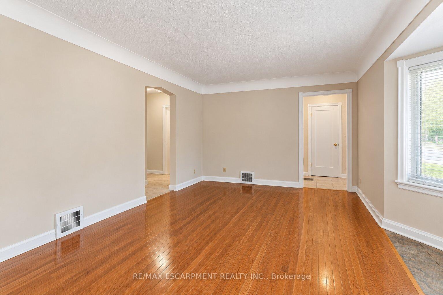 Photo 26 of 269 Queensdale Avenue E, Hamilton, Inch Park — HOMEH