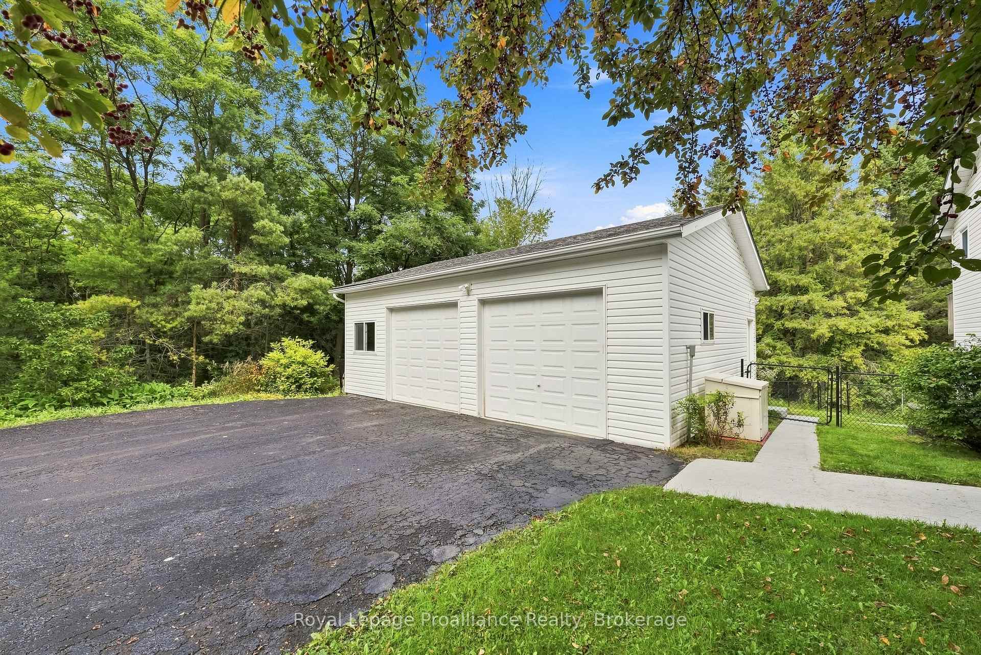 Photo 4 of 1528 Pinewood School Road, Brighton, Rural Brighton — HOMEH