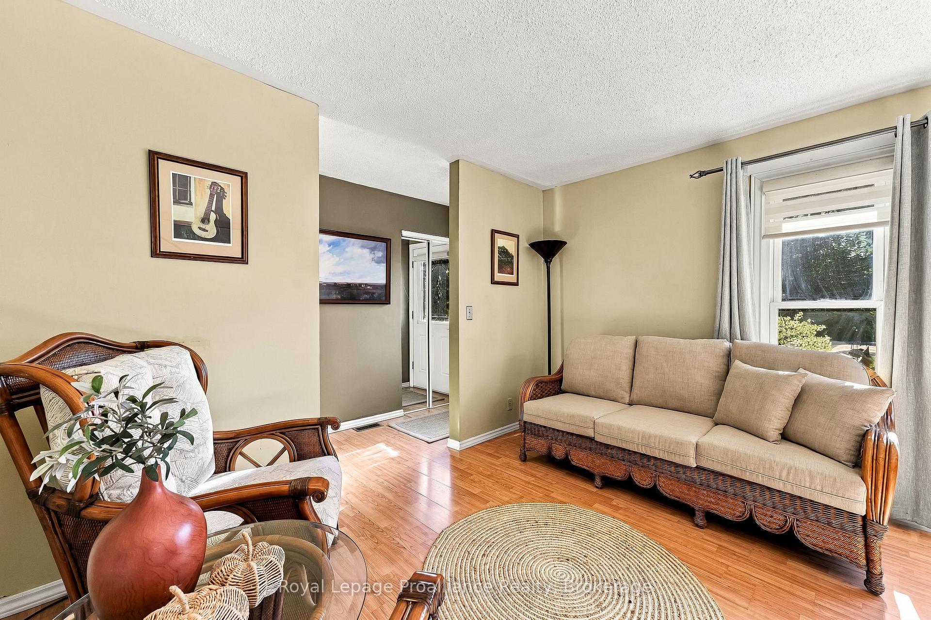 Photo 8 of 31 Perry Avenue, Brighton — HOMEH